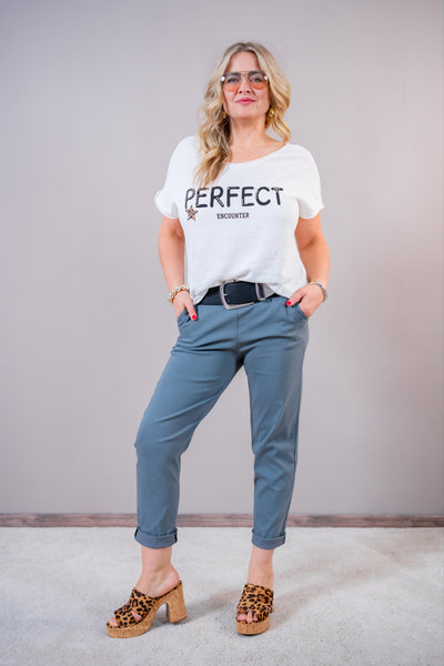 Stylisches Shirt mit Schriftzug und Steinchen, off-white