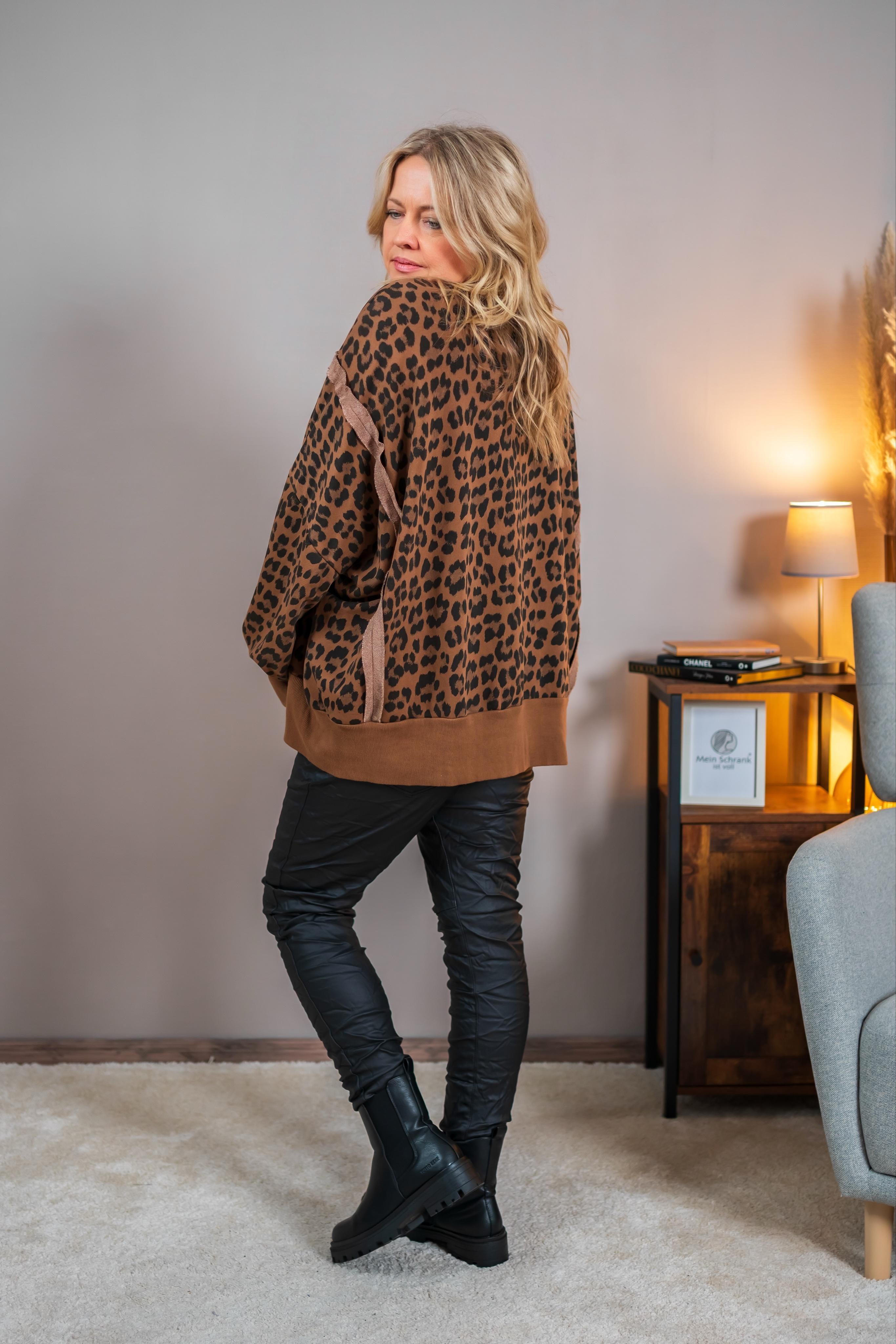 Leoparden-Sweater mit "PARIS"-Print