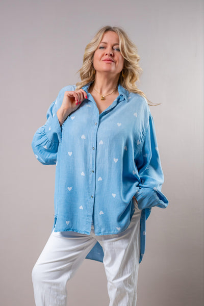 Hemdbluse in Denim-Optik mit Herzprint