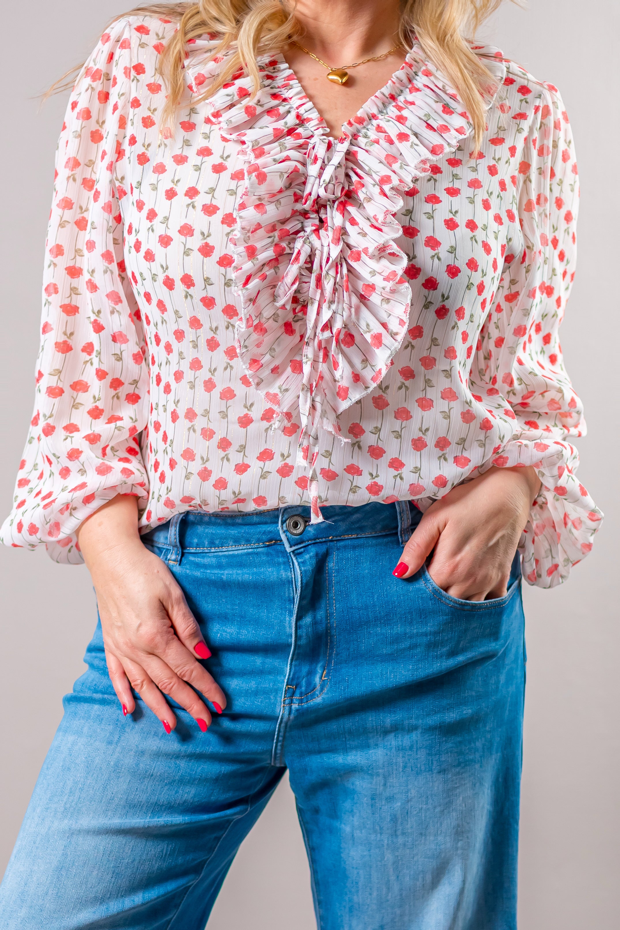 Romantische Bluse mit Blumenprint und Rüschenkragen