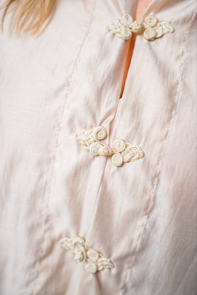 Bluse mit stylischem Verschluss, creme