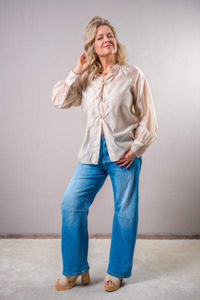 Bluse mit stylischem Verschluss, creme