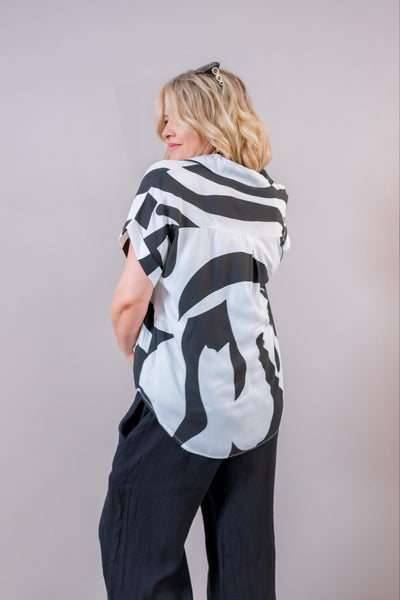 Oversize Bluse Black & White