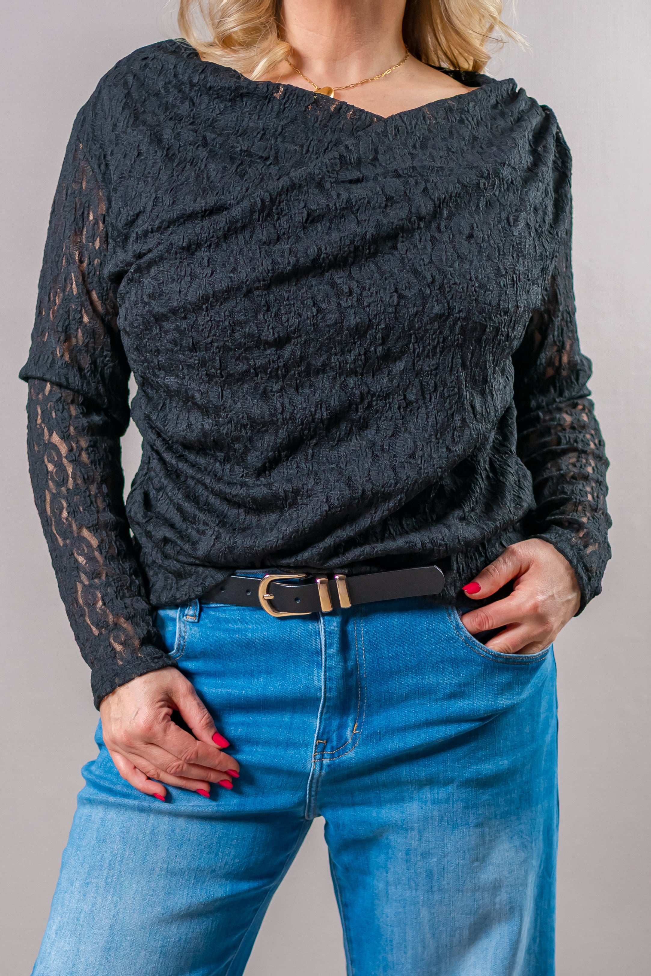 Langarmshirt mit Spitze und Wasserfallausschnitt, schwarz