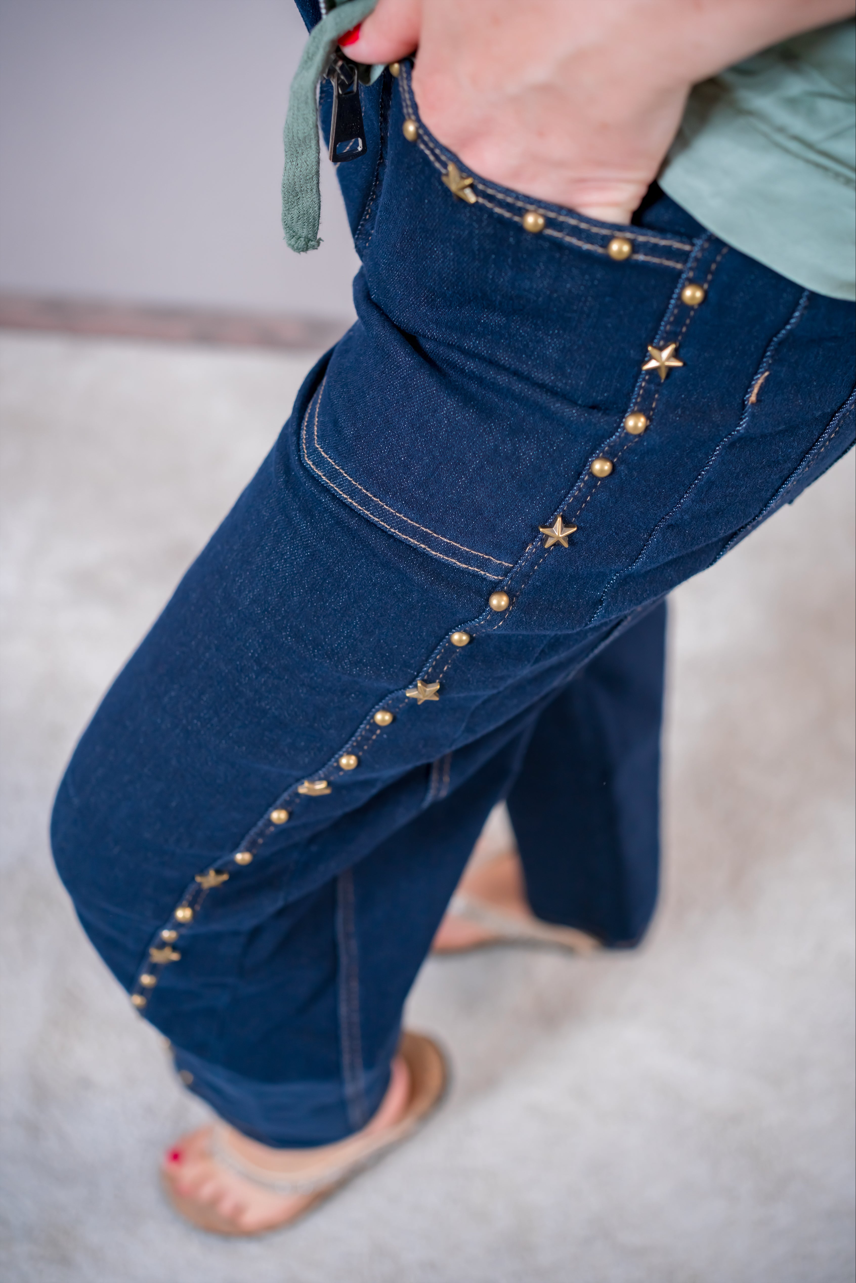 Barrel-Jeans mit Stern-Nieten, dark blue