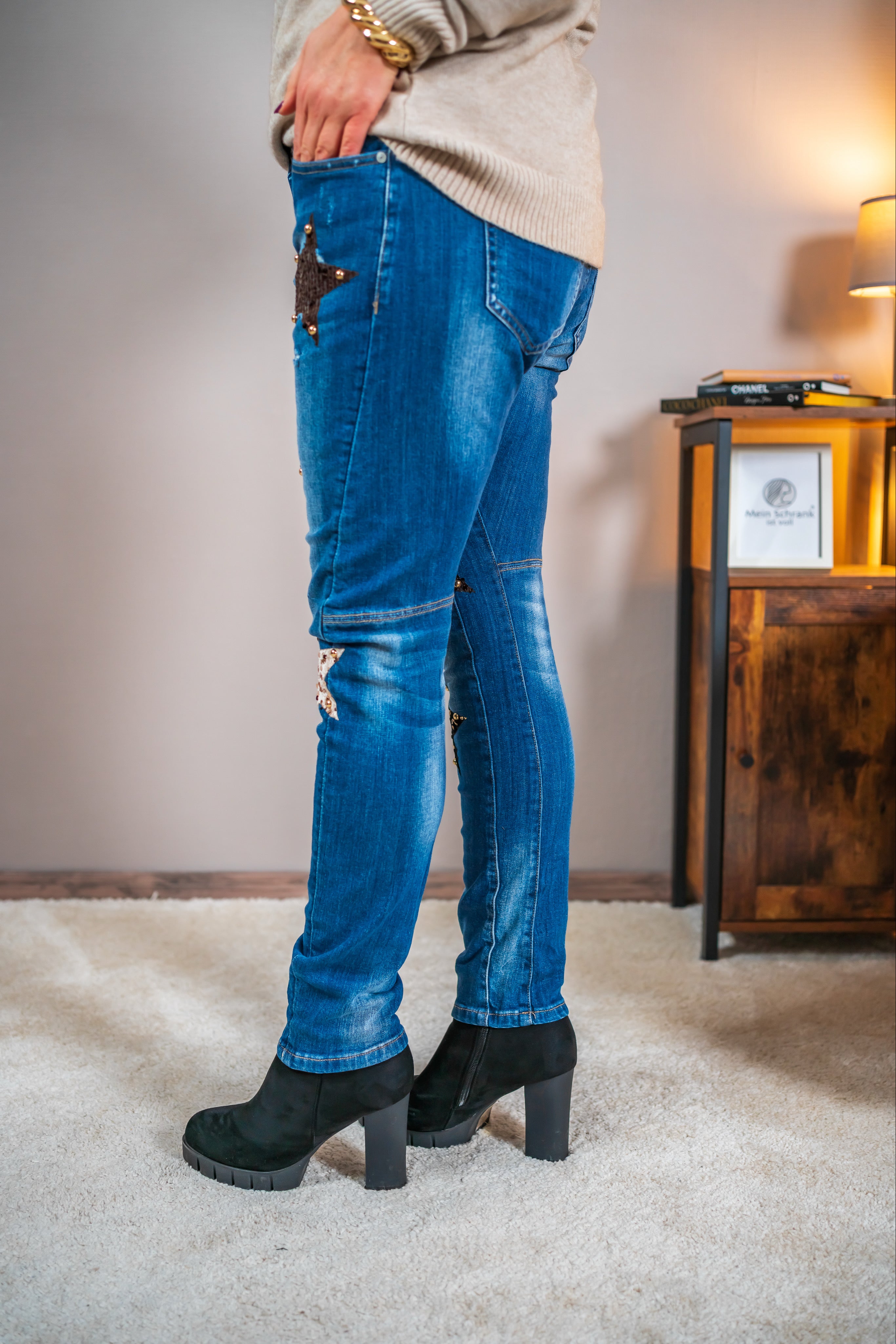Jeans mit Pailletten-Sternen, mittelblau