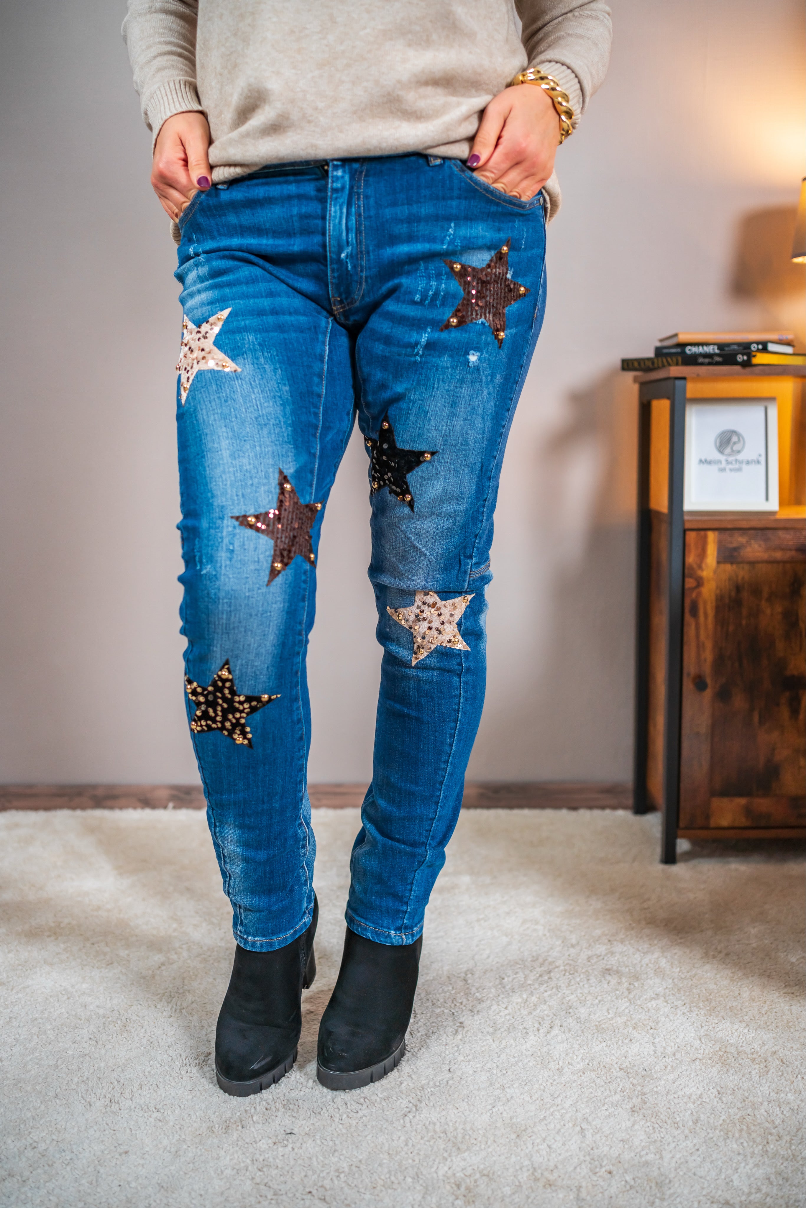 Jeans mit Pailletten-Sternen, mittelblau
