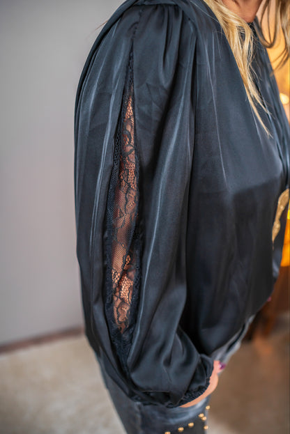 Bluse mit leichtem Glanz, schwarz