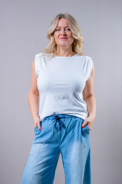Ärmelloses Shirt mit geraffter Schulter, weiß