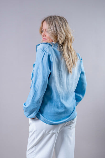 Bluse mit Volantbesatz in Hellblau