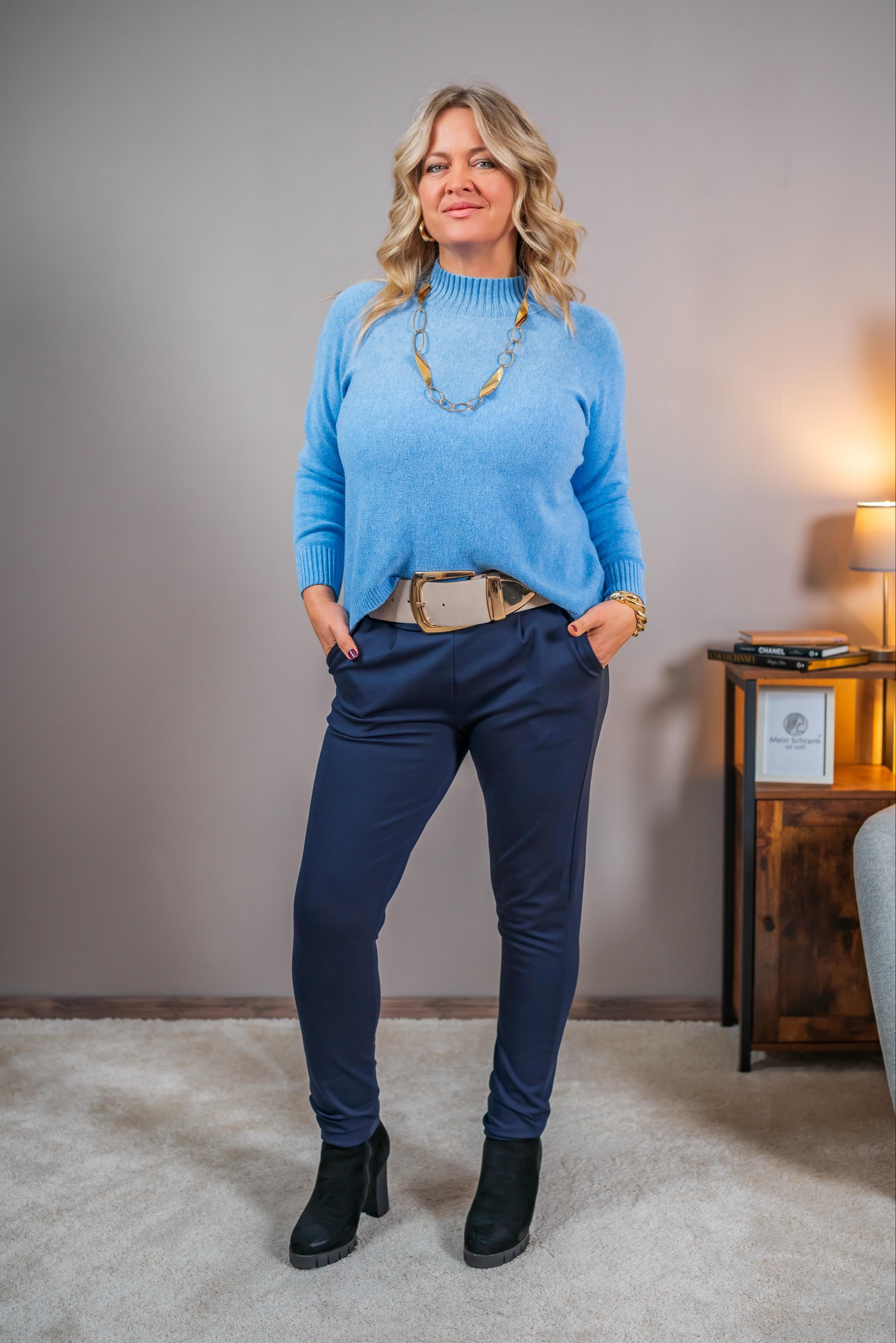 Weicher Strickpullover mit Stehkragen, hellblau