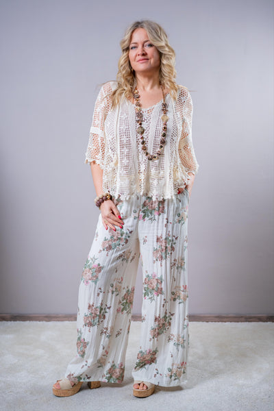 Leichte Hose mit floralem Muster und Gürtel, creme