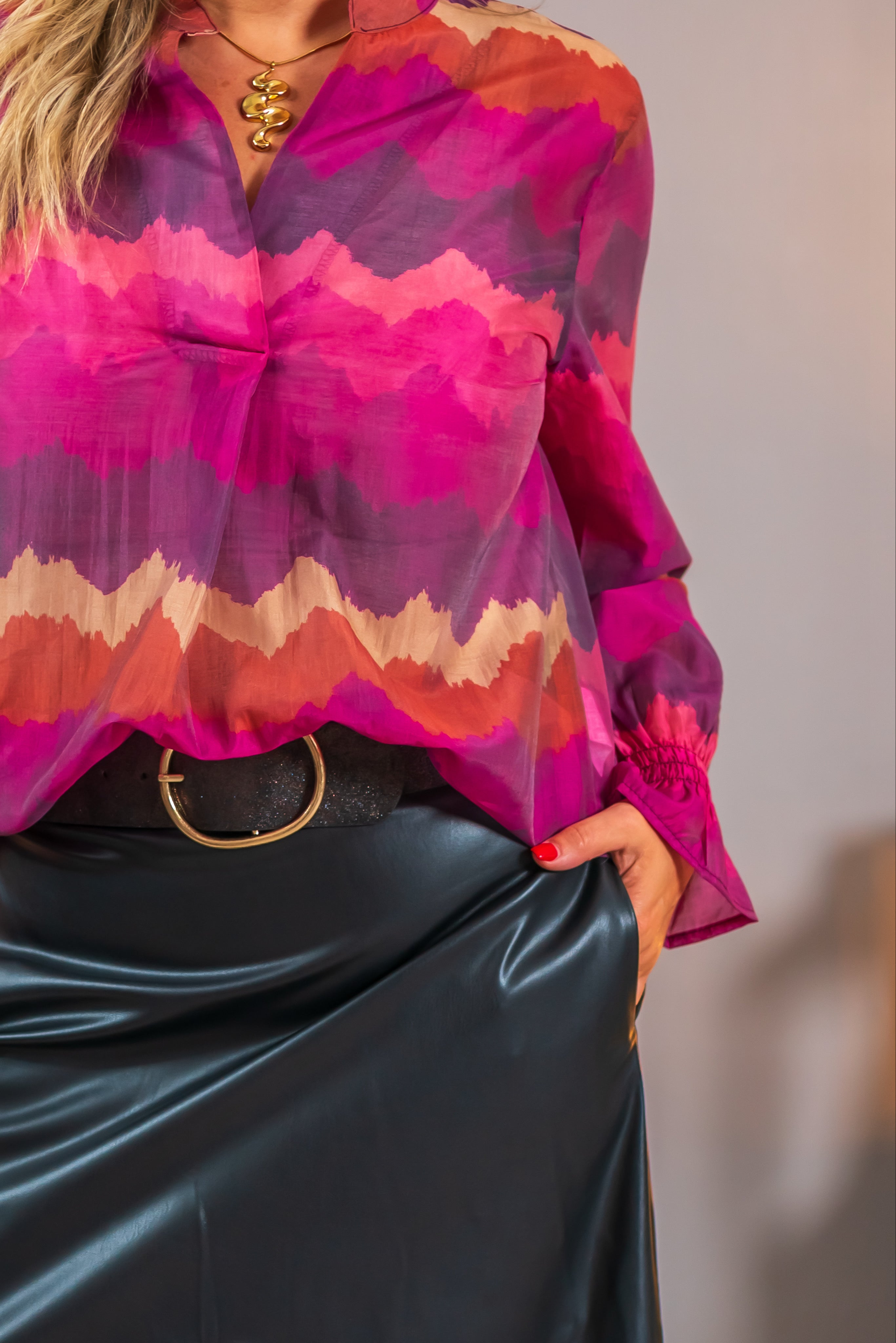 Leichte Bluse, bunt gemustert