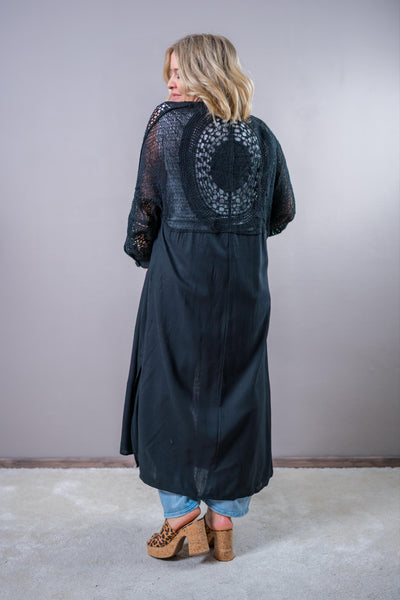 Langer Cardigan mit Häkeldetails, schwarz