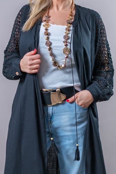 Langer Cardigan mit Häkeldetails, schwarz