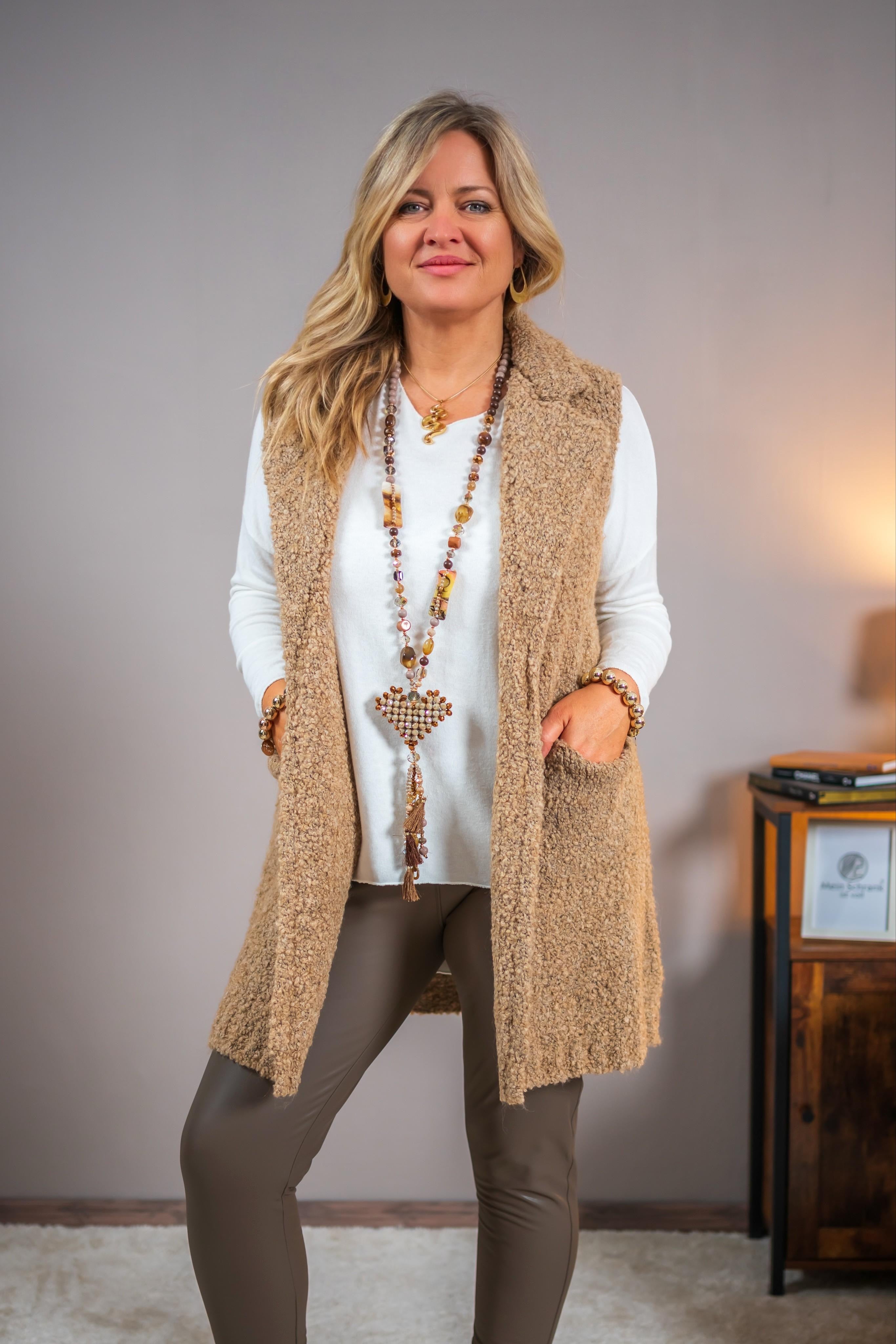 Bouclé-Weste in Camel