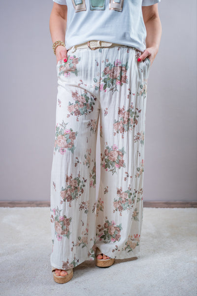 Leichte Hose mit floralem Muster und Gürtel, creme