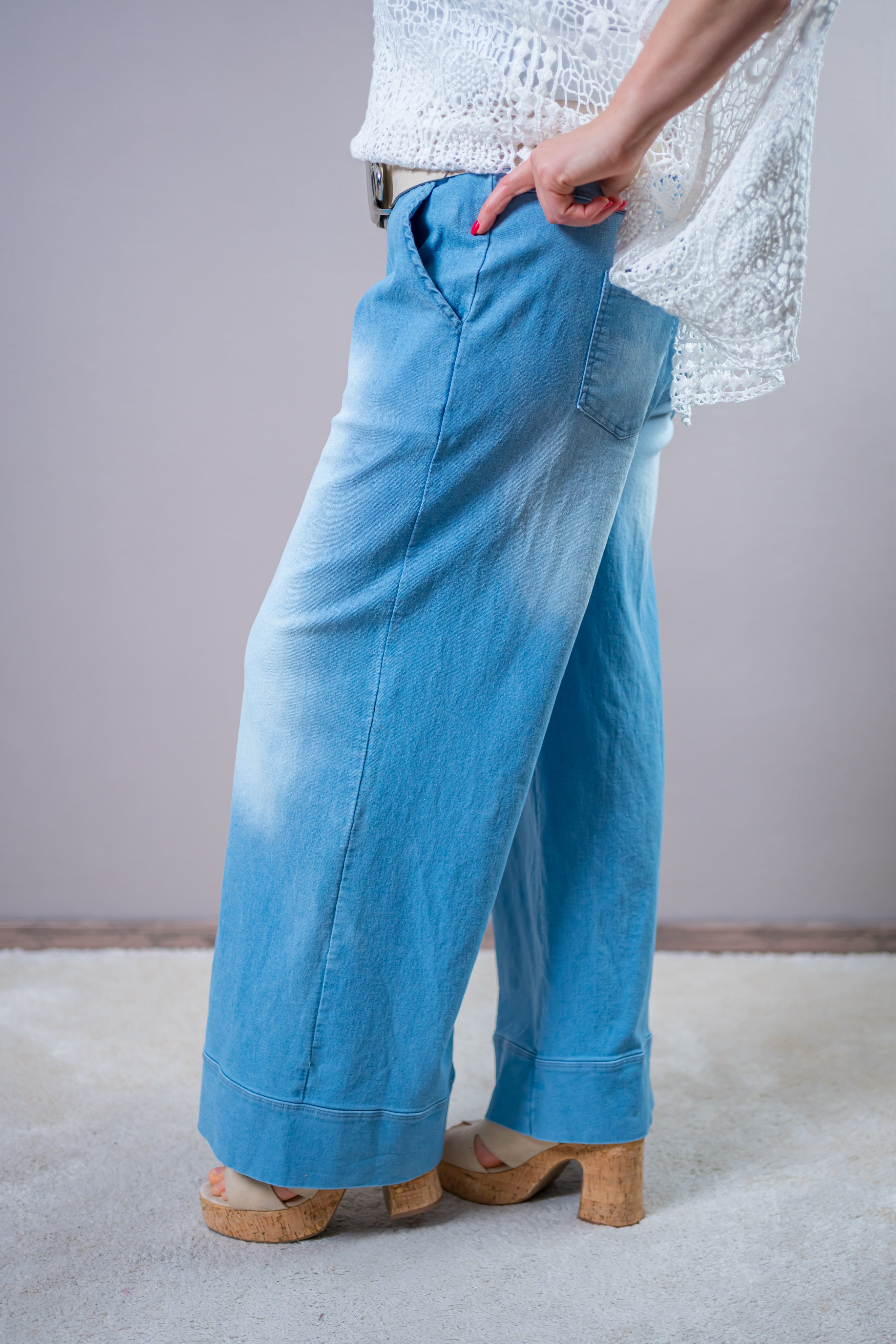 Washed Jeans im Jogpant-Stil, hellblau