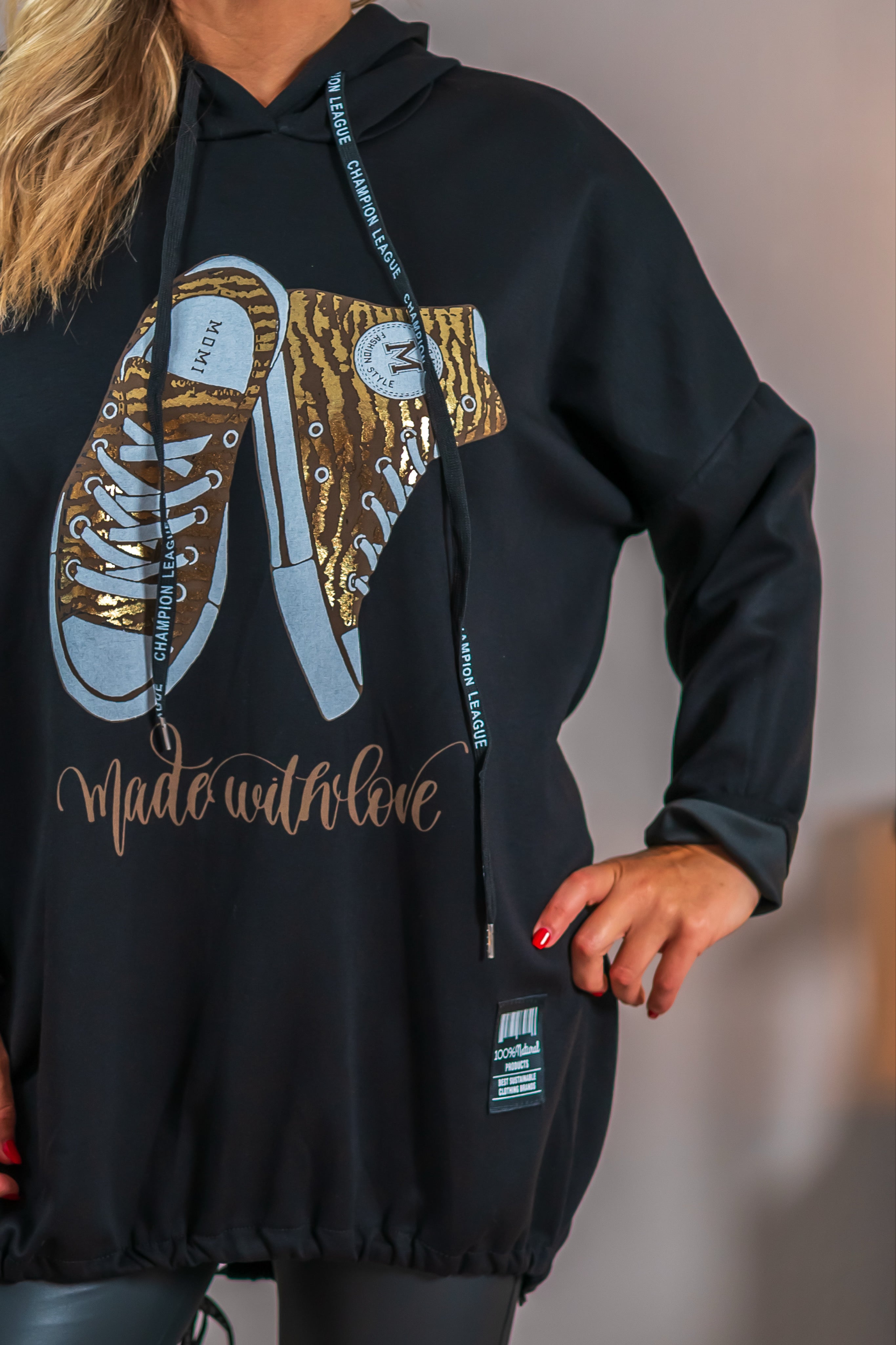 Long-Hoodie mit Sneaker-Print in Schwarz