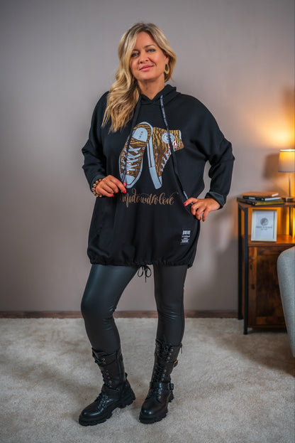 Long-Hoodie mit Sneaker-Print in Schwarz