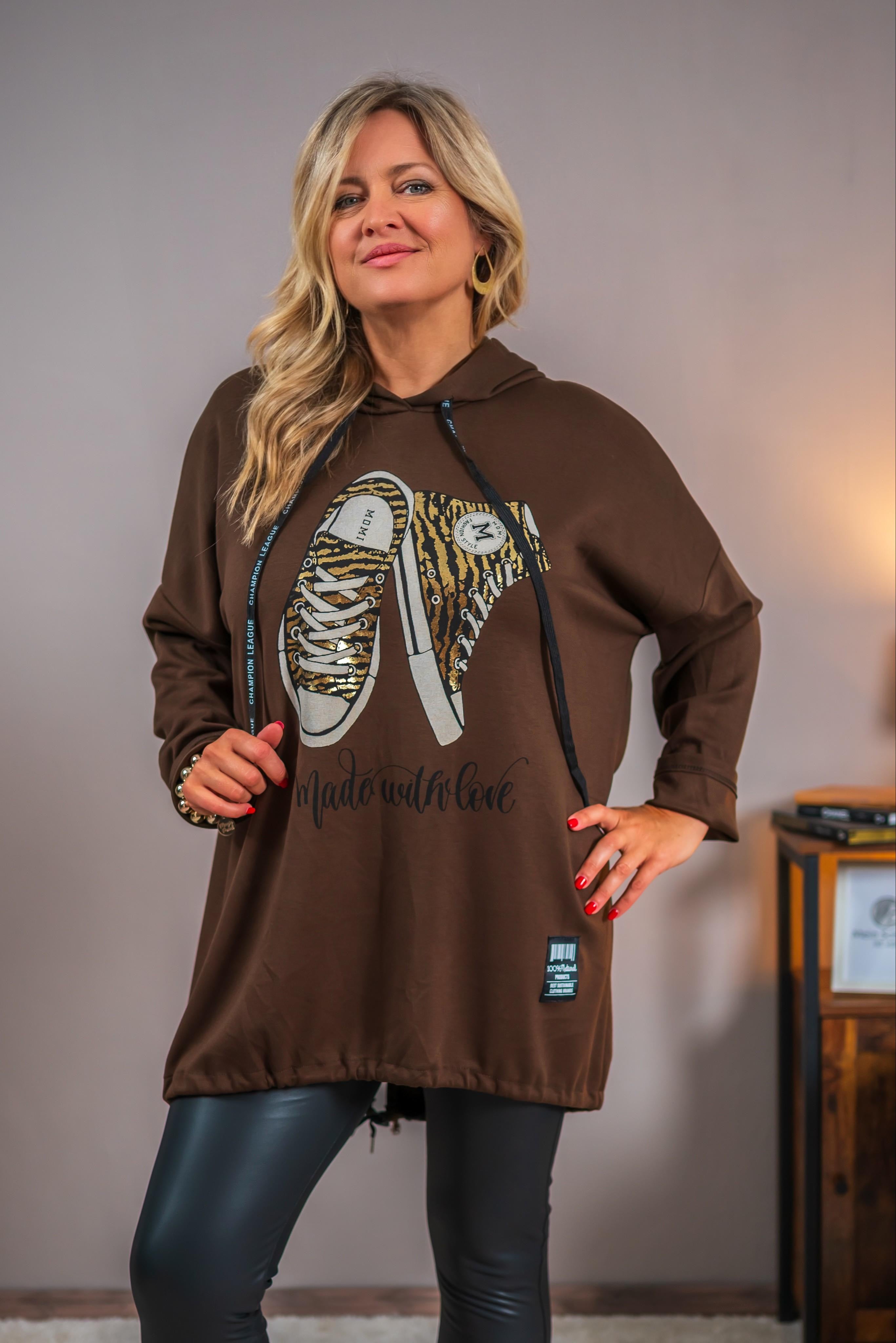 Long-Hoodie mit Sneaker-Print in Schokobraun