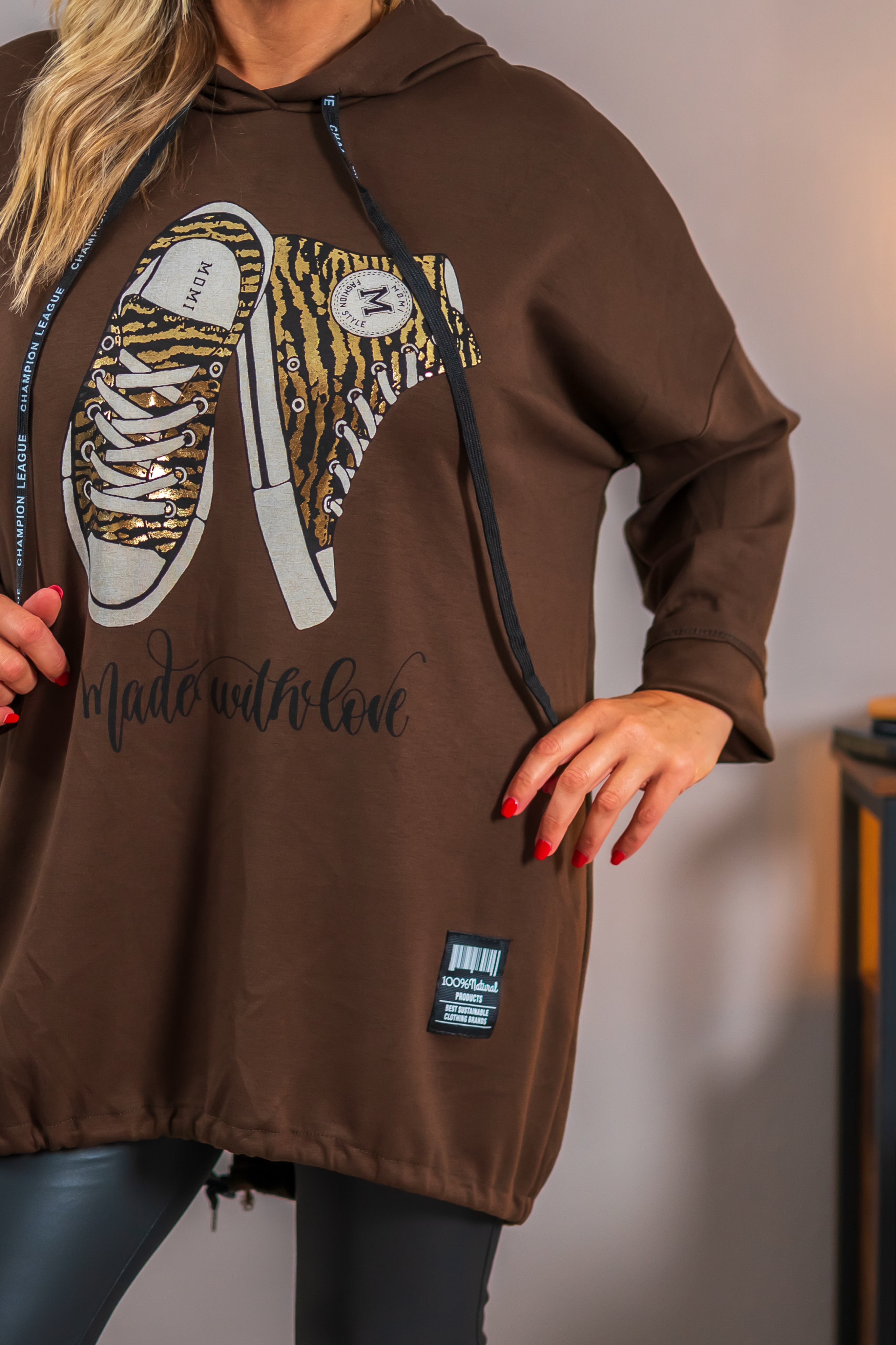 Long-Hoodie mit Sneaker-Print in Schokobraun