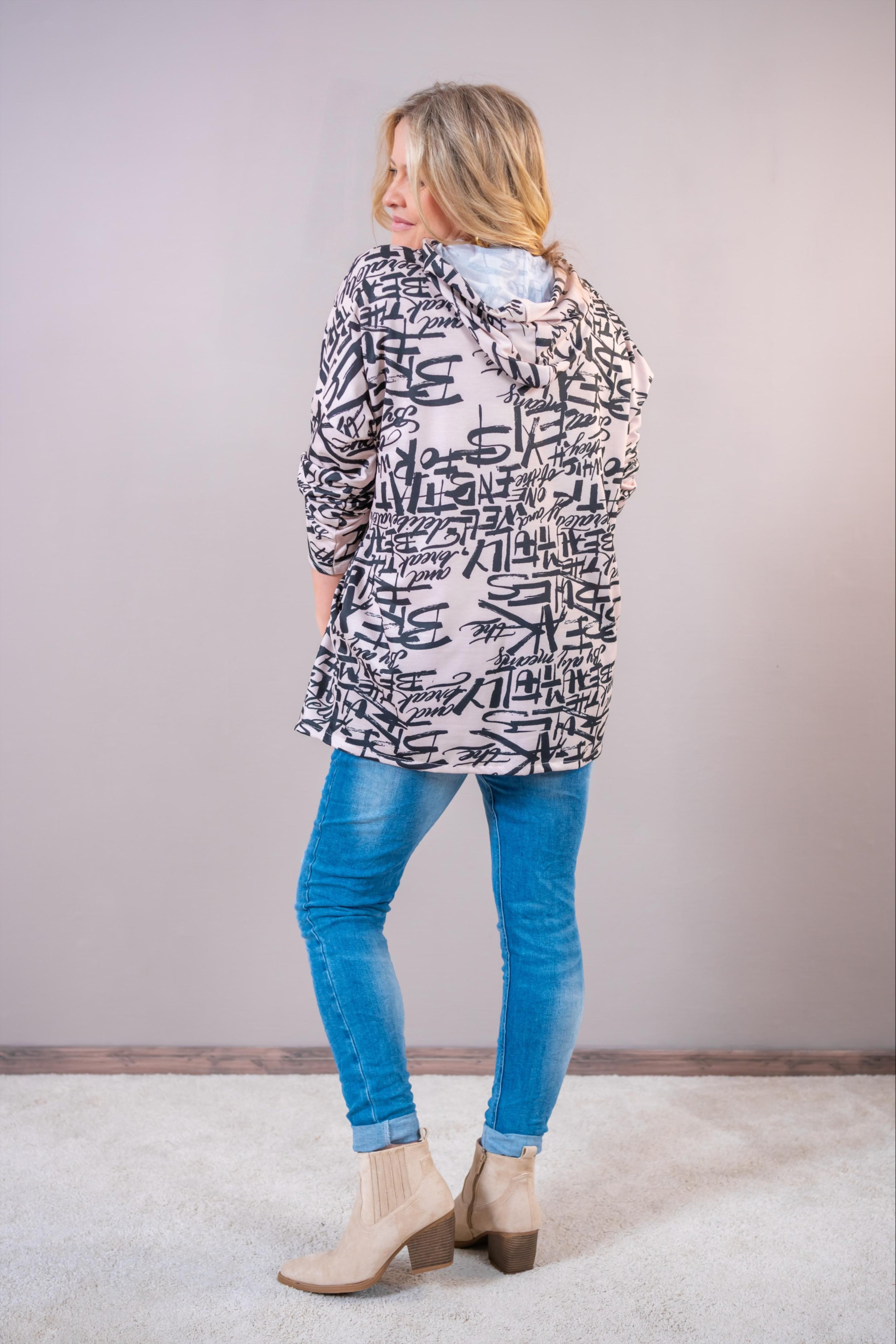 Kapuzenjacke "Urban Script", beige/schwarz