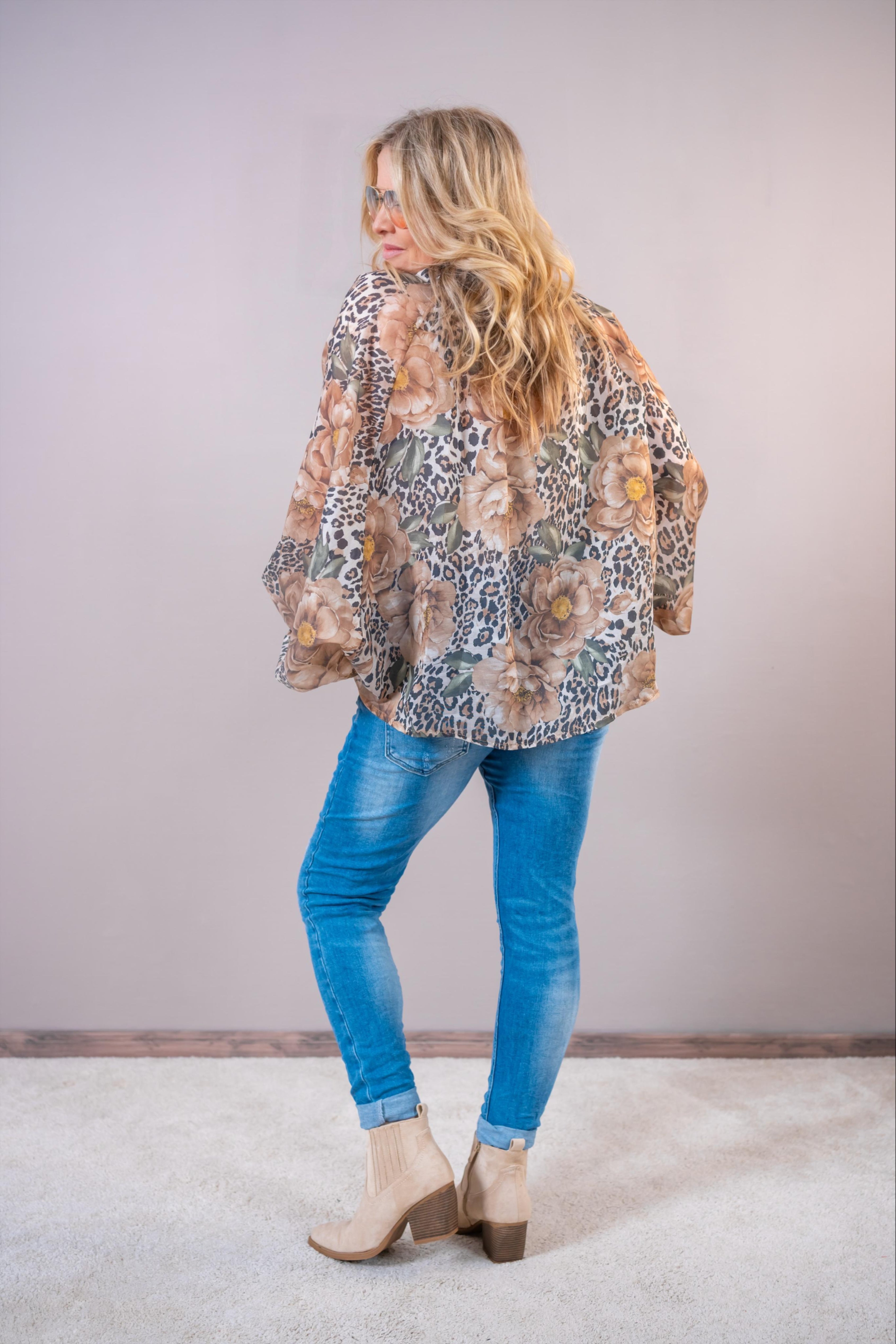Oversize Bluse "Wild Bloom", camel/beige