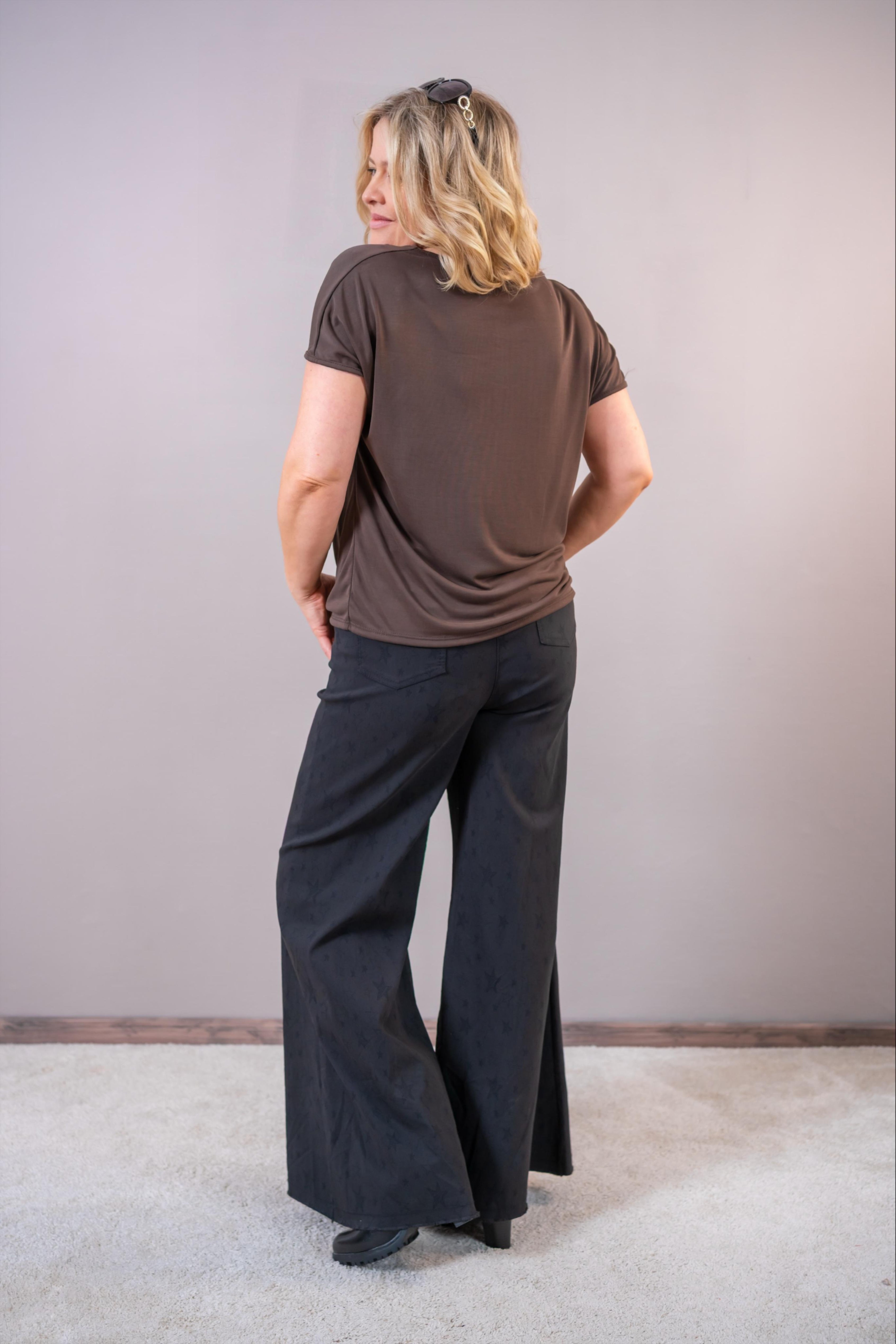 Shirtbluse mit Wasserfallkragen, schokobraun
