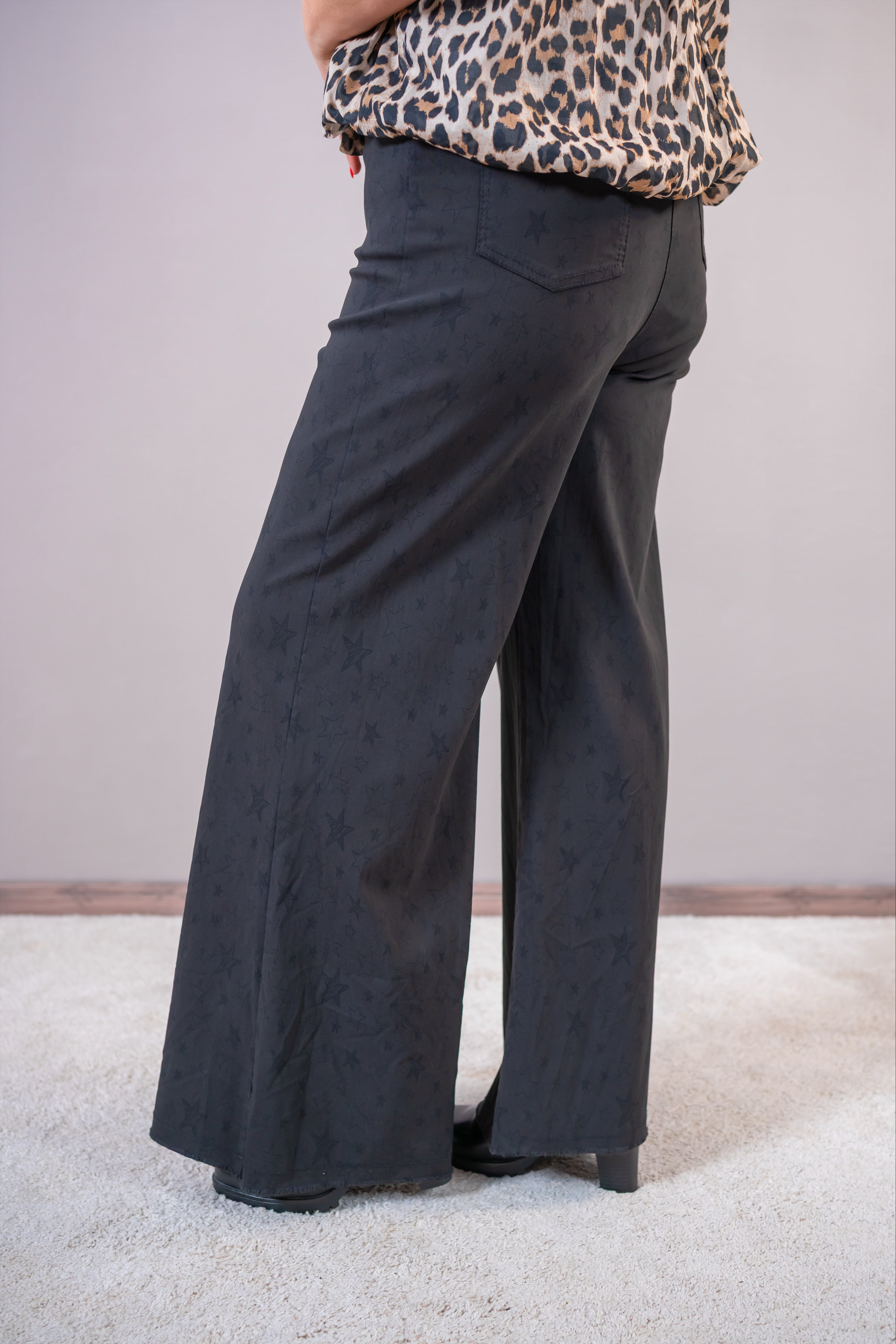 Weite Stretchhose, schwarz