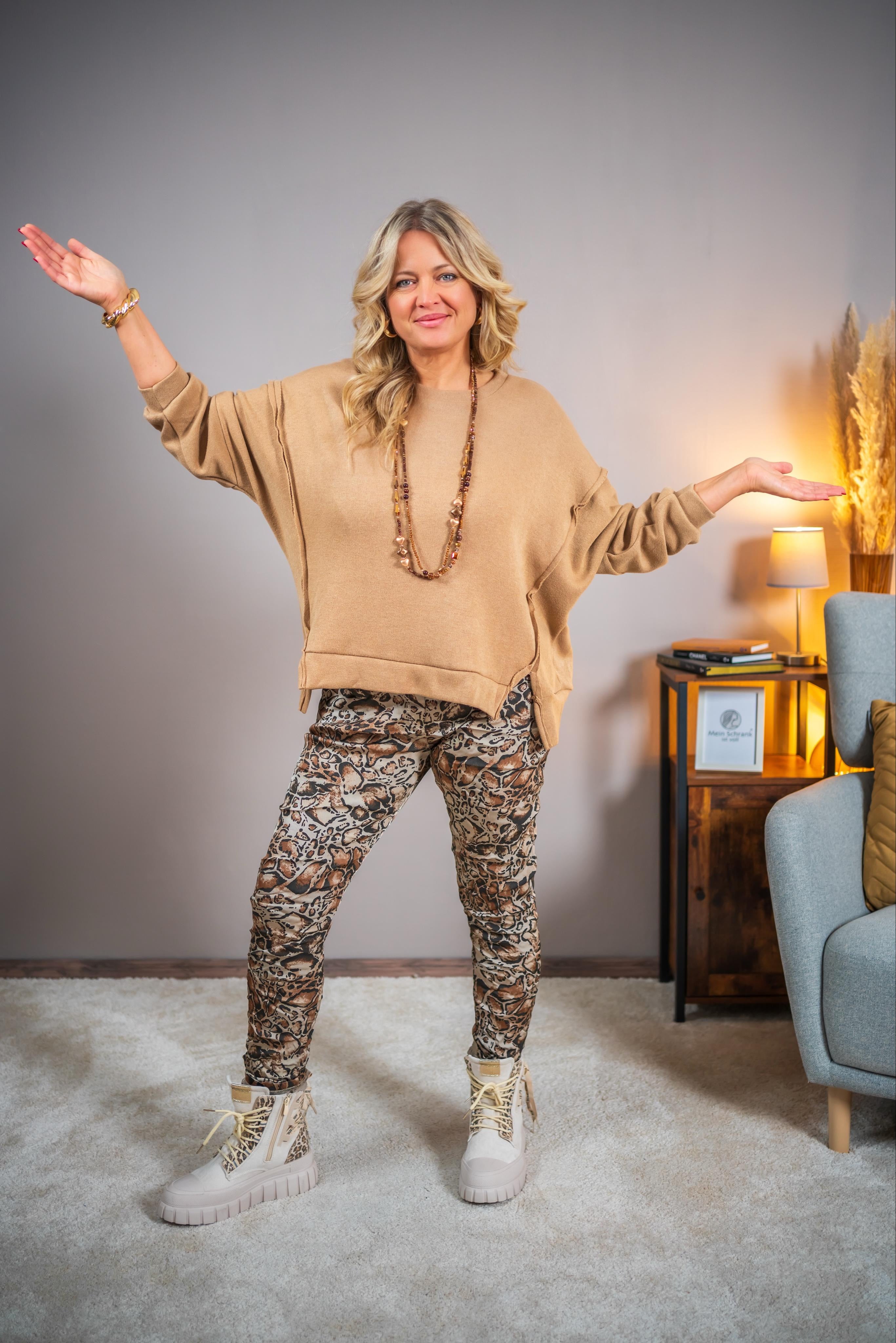 Kuscheliges Sweatshirt mit Ziernähten, camel