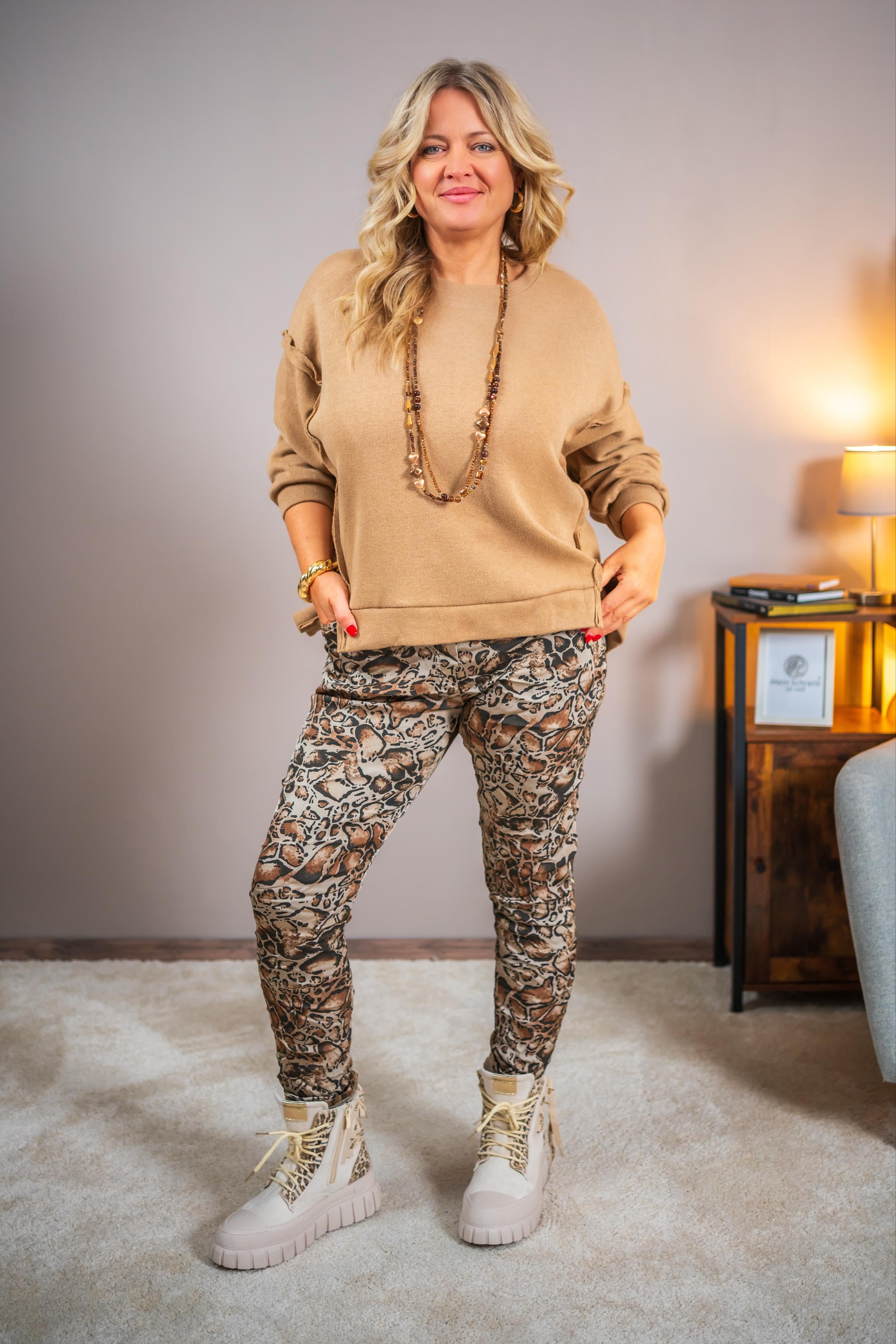 Kuscheliges Sweatshirt mit Ziernähten, camel