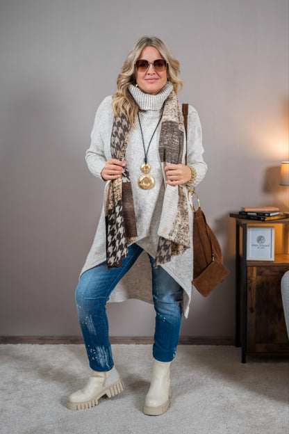 Strickpullover im Poncho-Stil, hellbeige