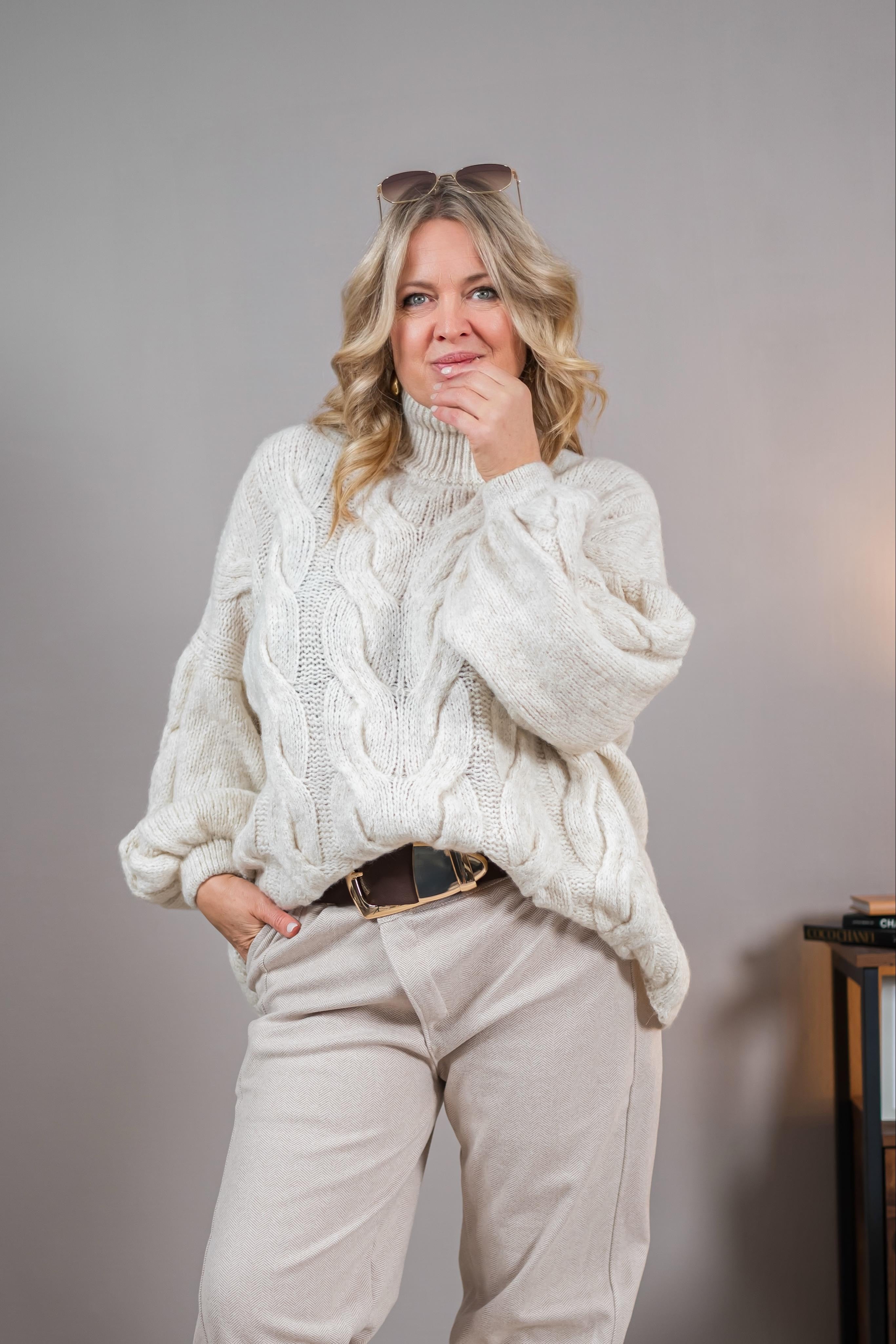 Strickpullover mit Zopfmuster, creme