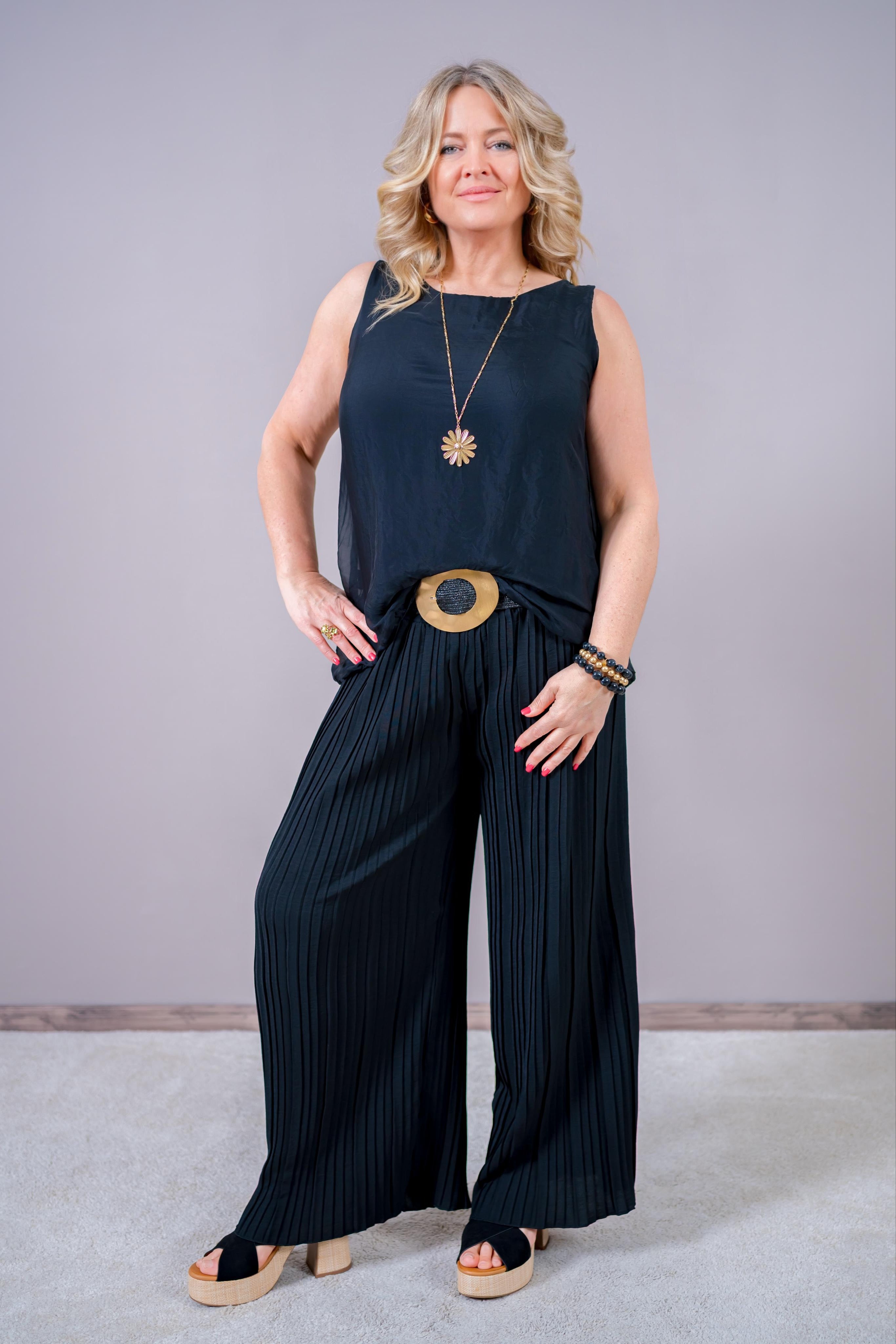 Leichte ärmellose Bluse, schwarz