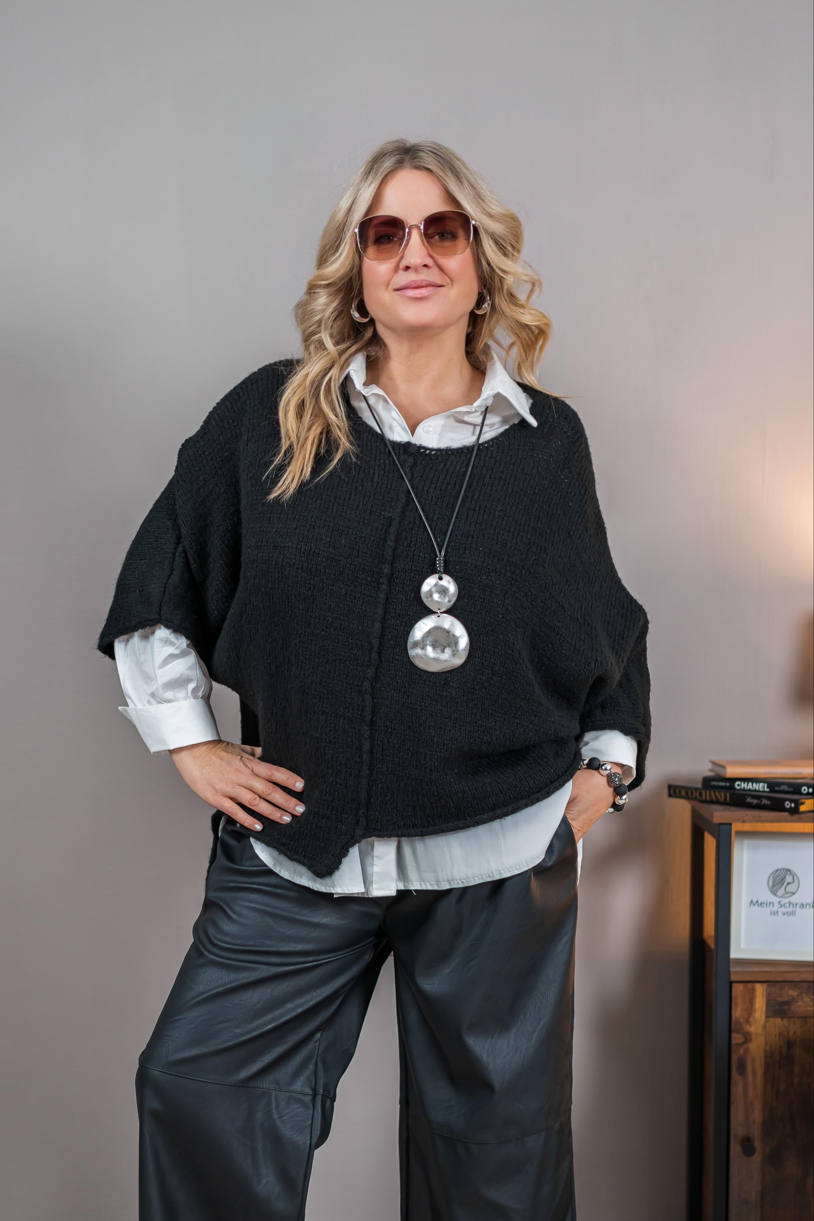 Strickpullover asymetrischer Schnitt, schwarz