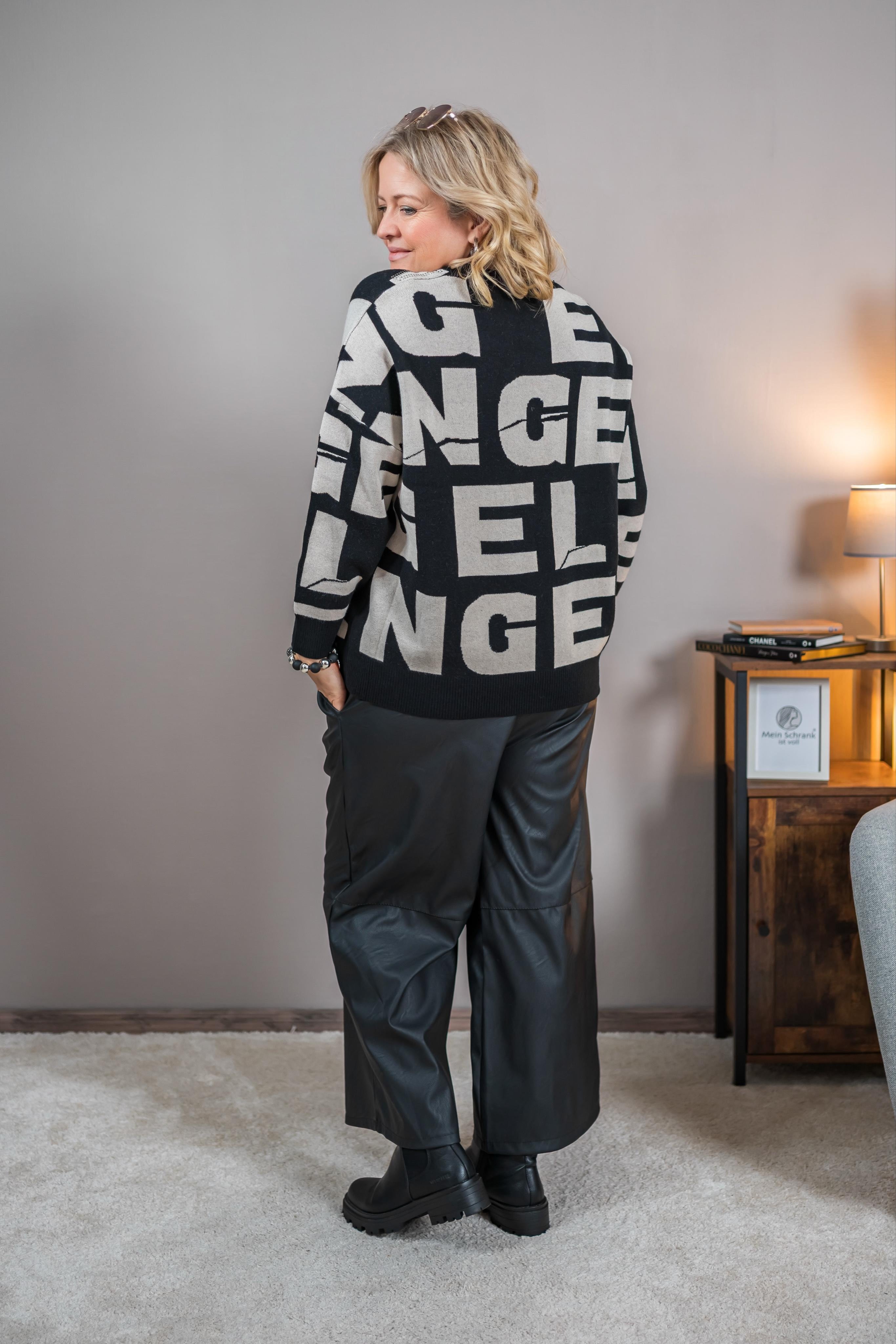 Feiner Strickpullover mit Strass, schwarz