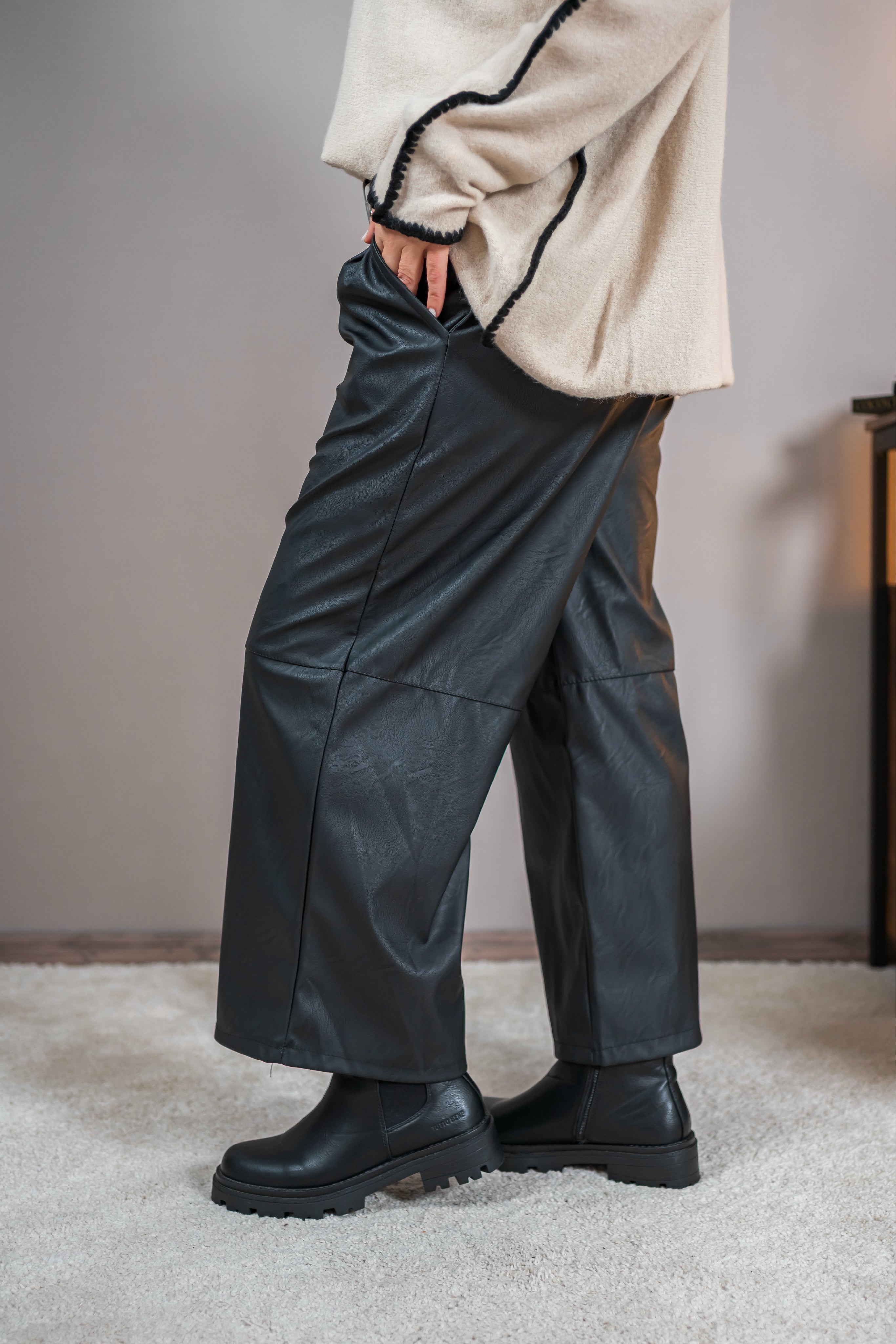 Culottehose in Lederoptik, schwarz