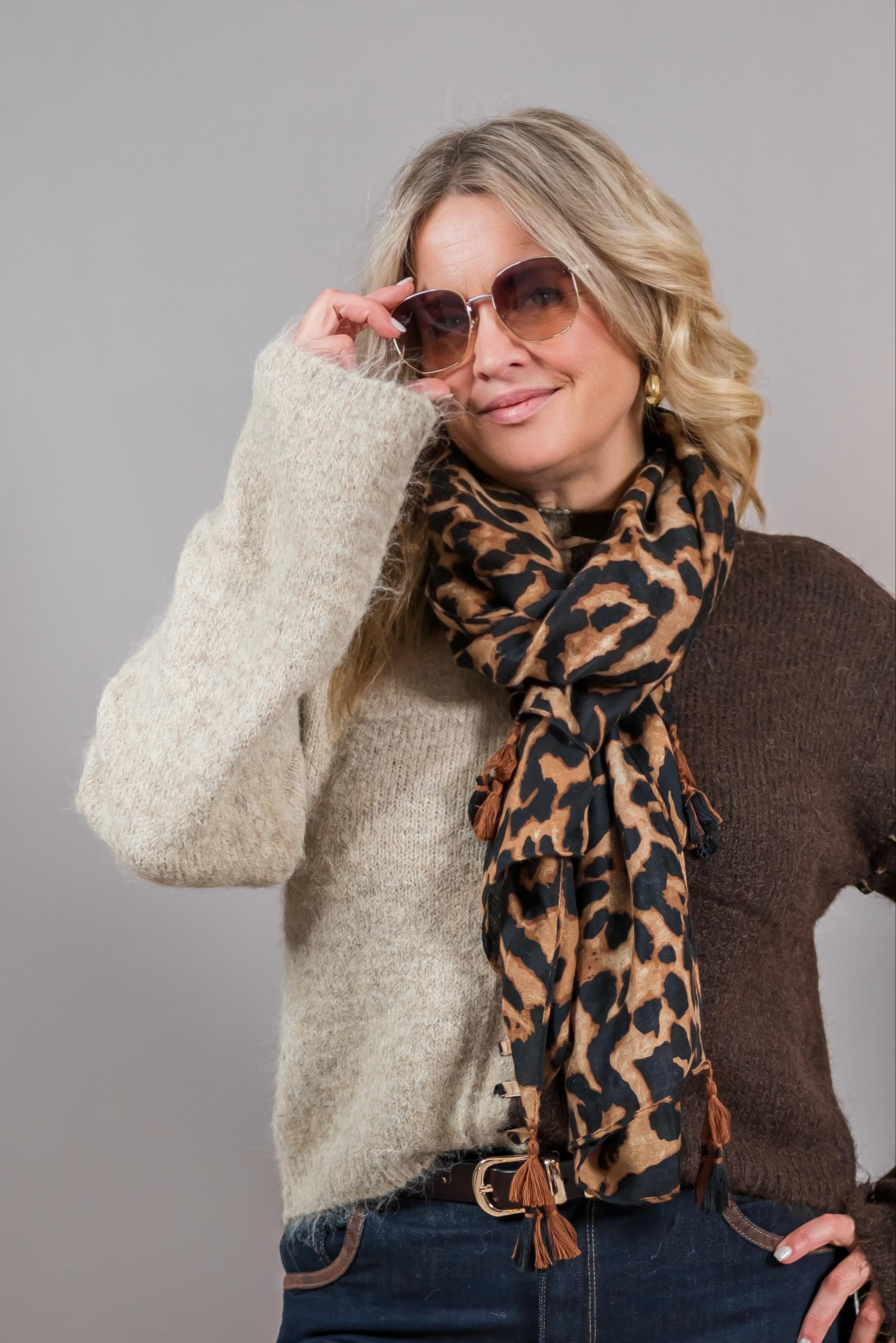 Strickpullover im Block-Design mit Zierbändern