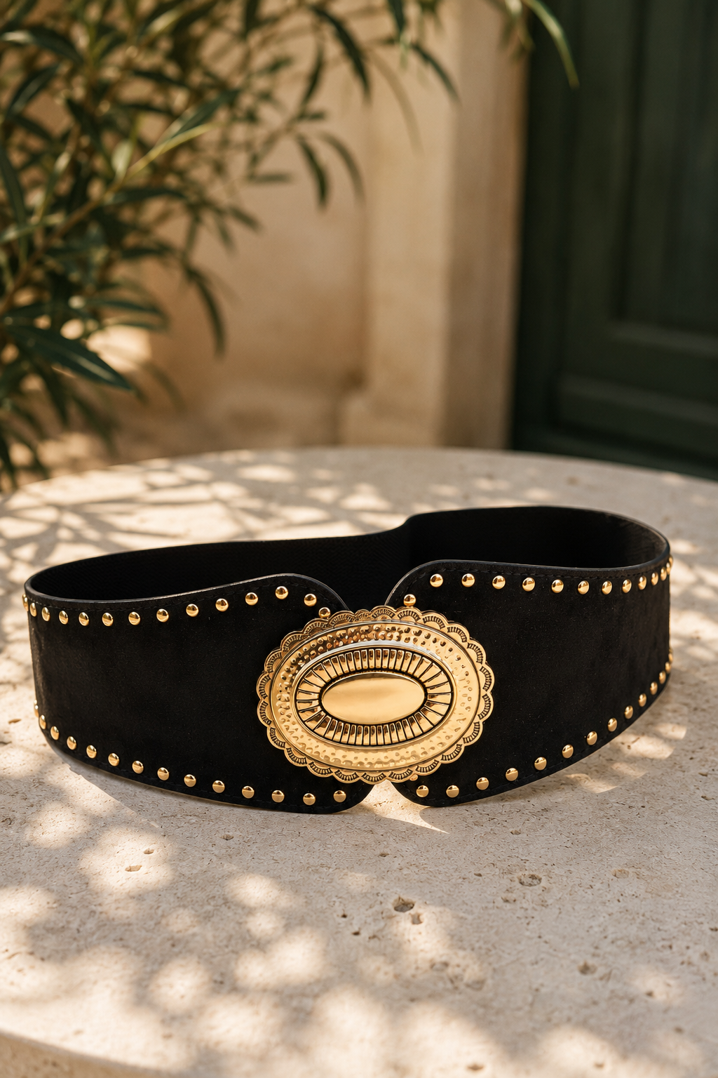 Breiter Taillengürtel in Wildleder-Optik, schwarz/gold