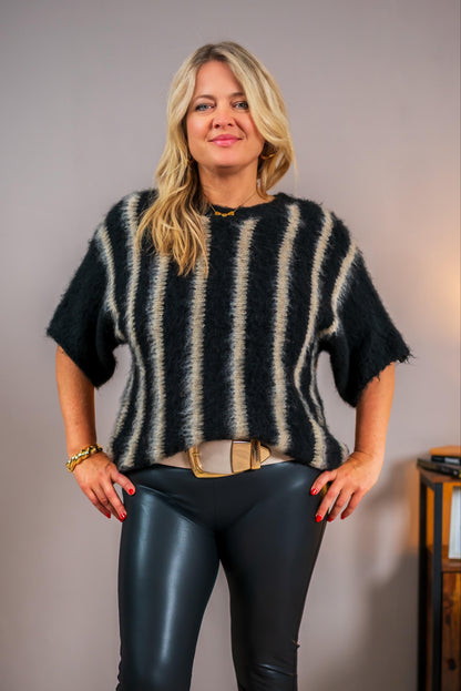 Flauschiger Strickpullover, gestreift