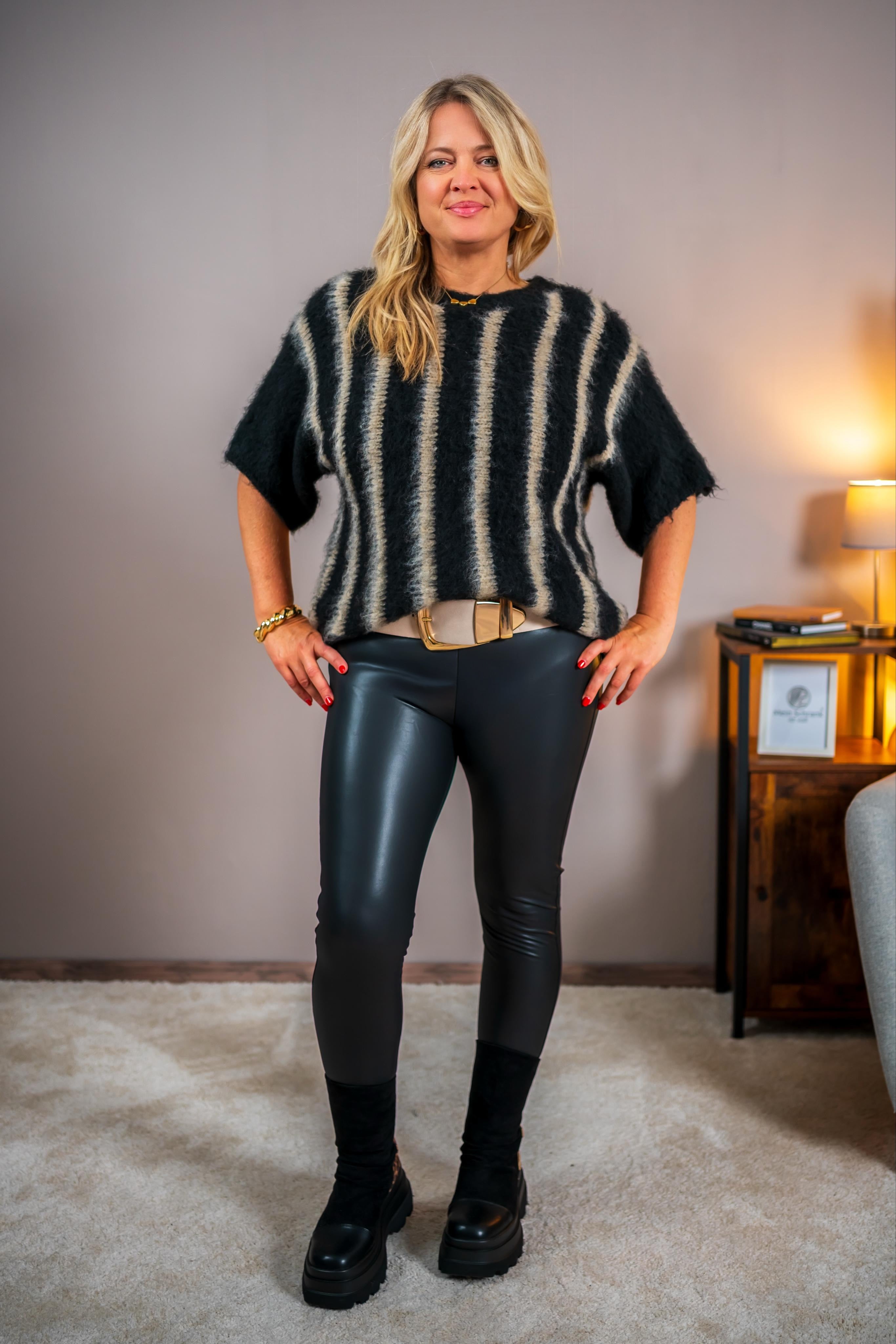 Flauschiger Strickpullover, gestreift