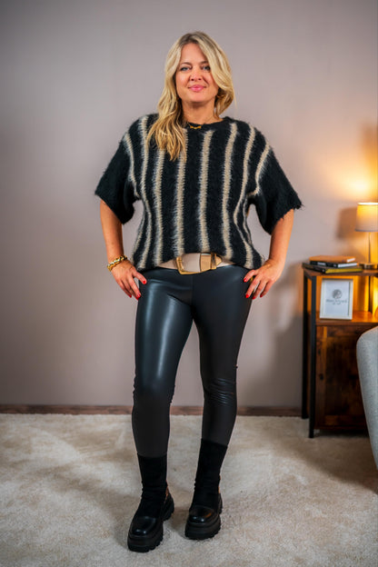 Flauschiger Strickpullover, gestreift