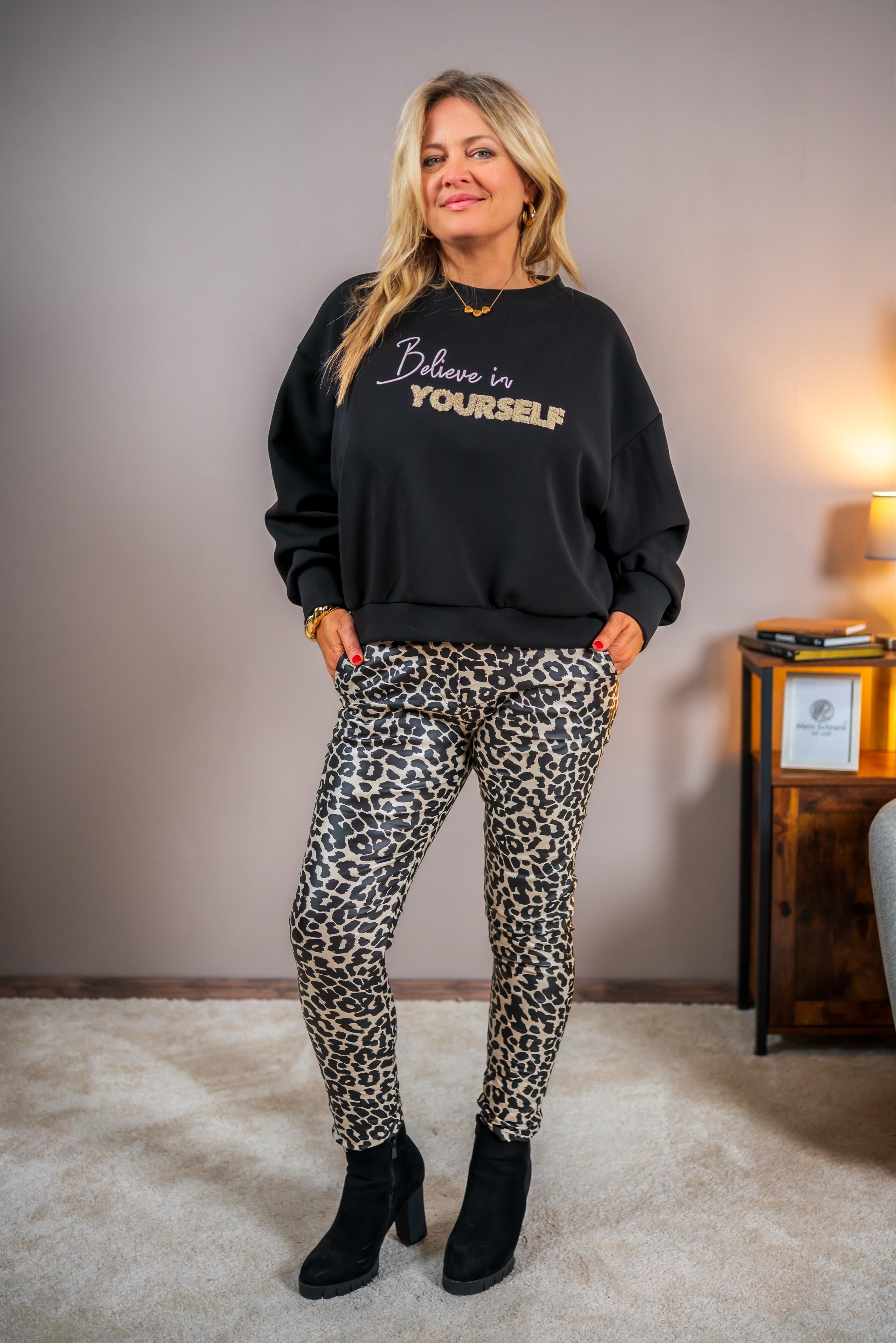 Stretchhose im Leder-Look, Leo-Print