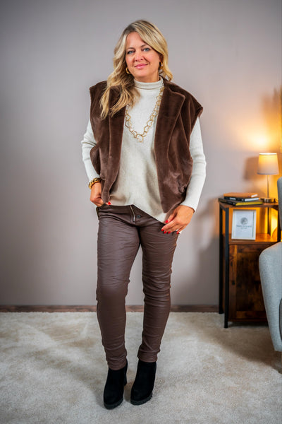 Weste aus Fellimitat, schokobraun