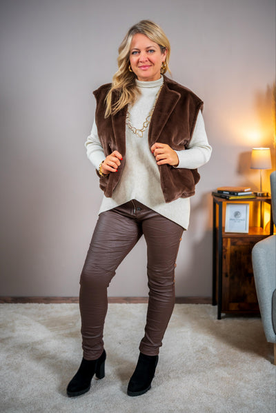 Weste aus Fellimitat, schokobraun