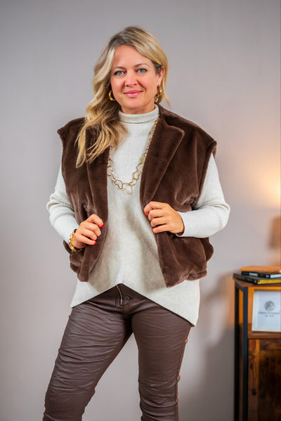 Weste aus Fellimitat, schokobraun
