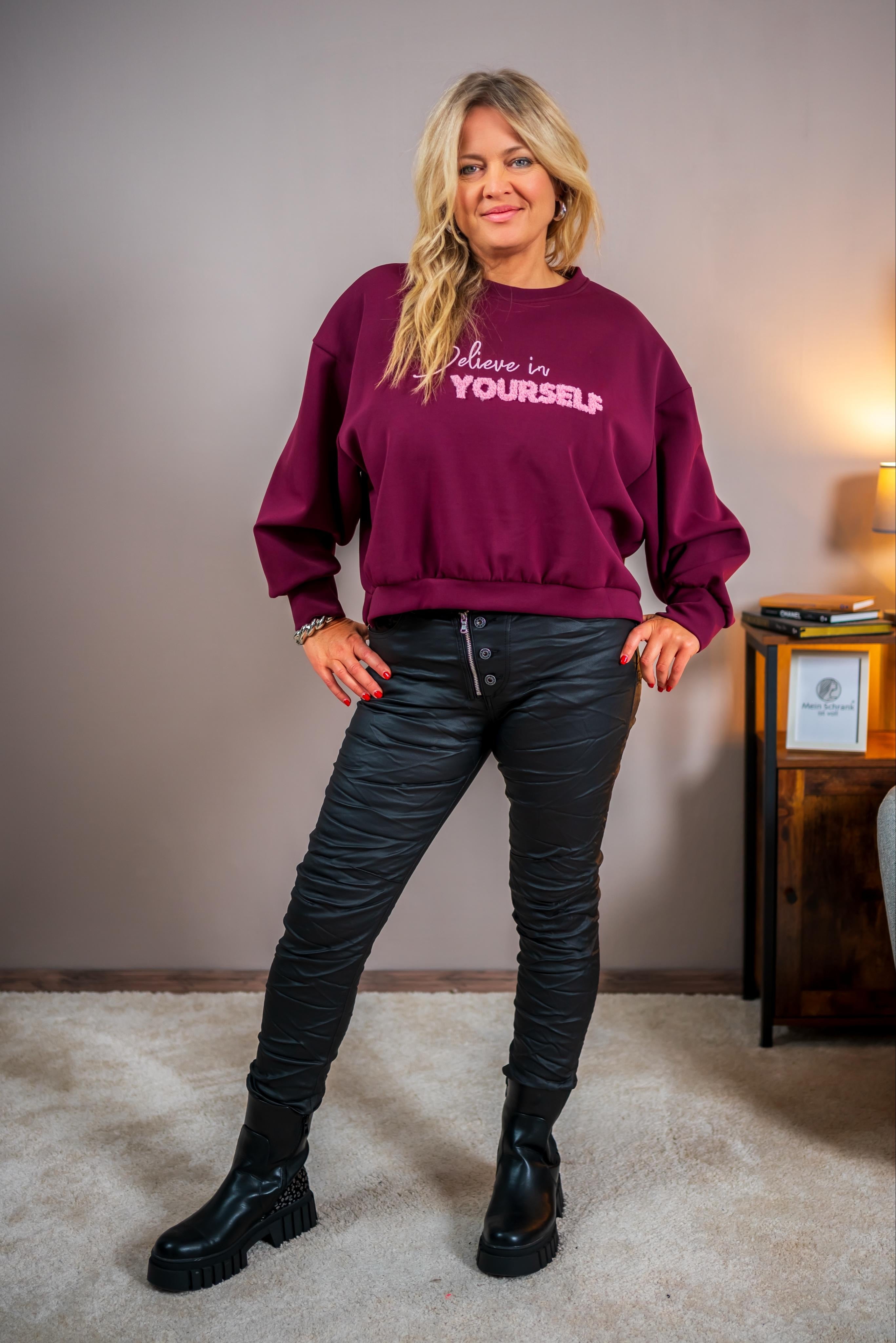 Sweatshirt mit Stickerei, bordeaux