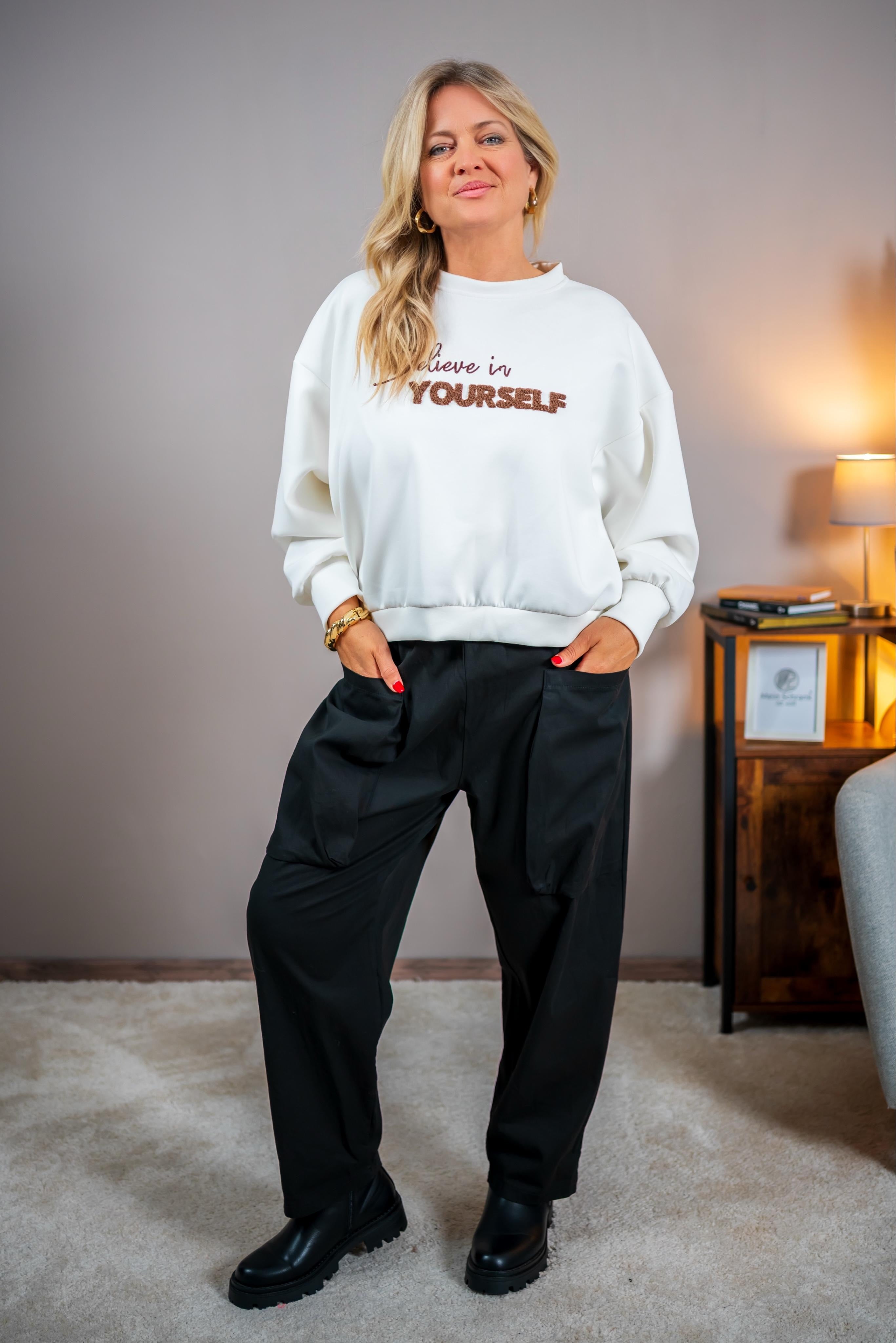 Sweatshirt mit Stickerei, off-white