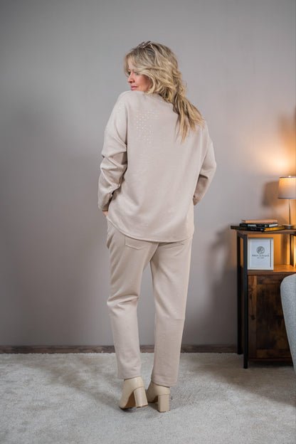 Sweatshirt mit Ziersteinchen und Patch, beige